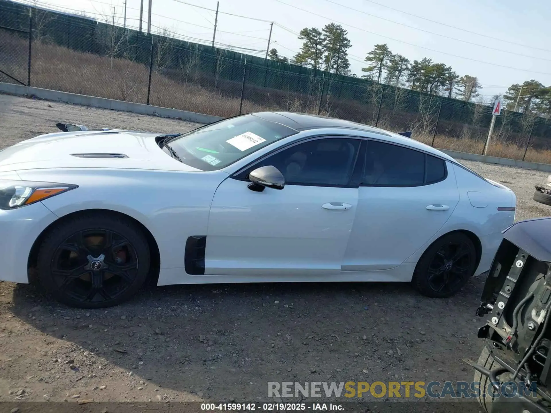 14 Photograph of a damaged car KNAE15LA0L6081066 KIA STINGER 2020