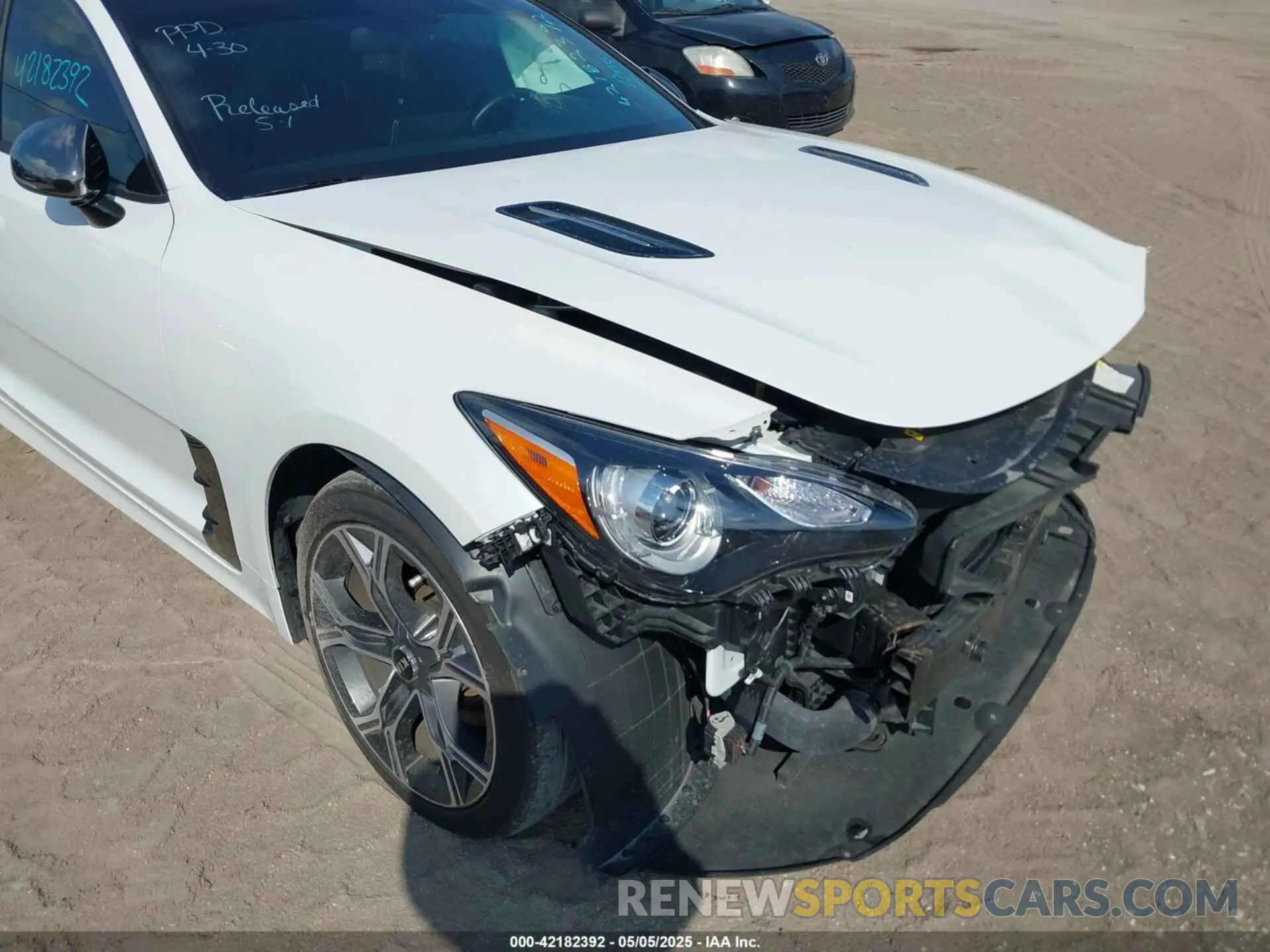 19 Фотография поврежденного автомобиля KNAE15LA2L6080727 KIA STINGER 2020