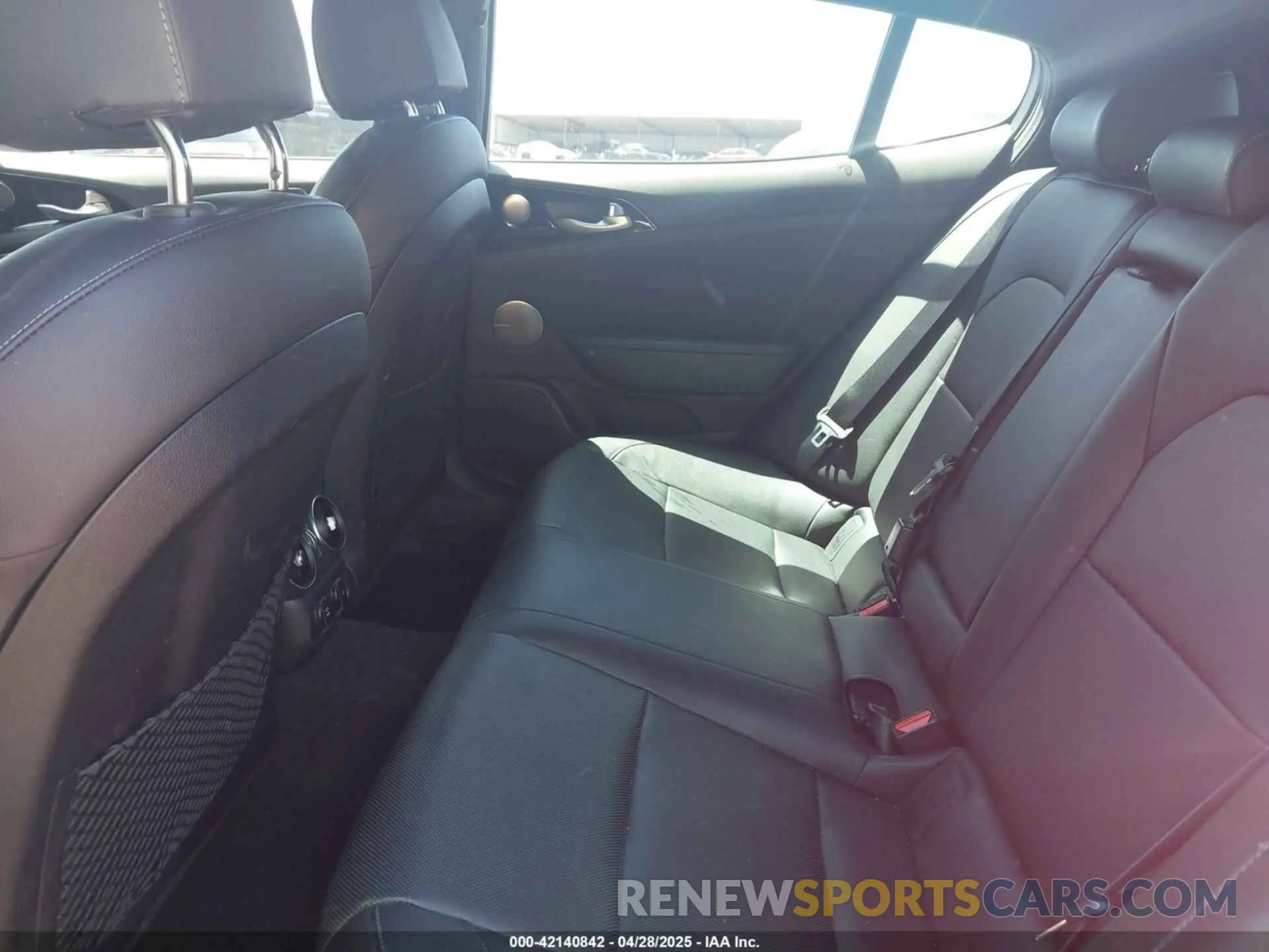 8 Photograph of a damaged car KNAE15LA4L6084309 KIA STINGER 2020