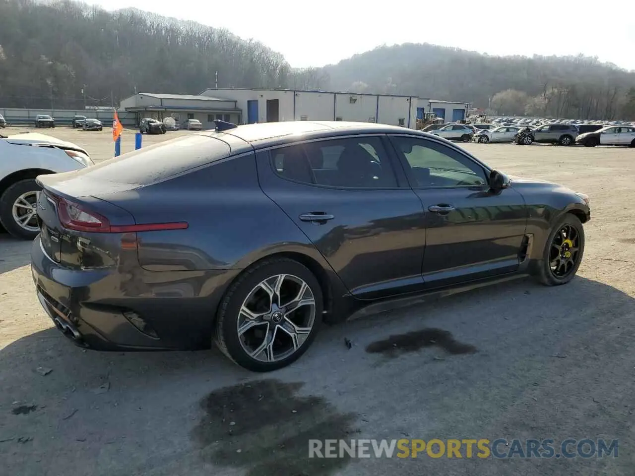 3 Photograph of a damaged car KNAE15LA5L6082049 KIA STINGER 2020