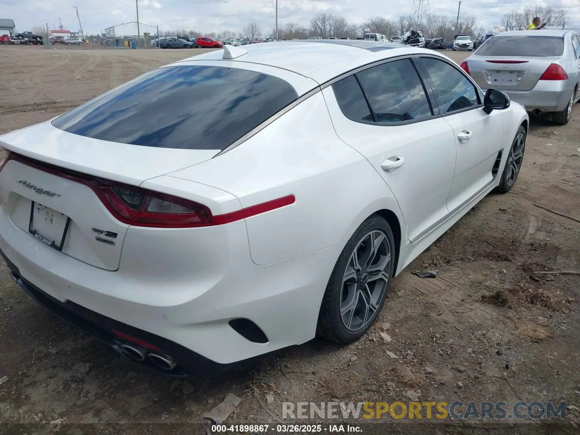 4 Photograph of a damaged car KNAE15LA6L6082707 KIA STINGER 2020