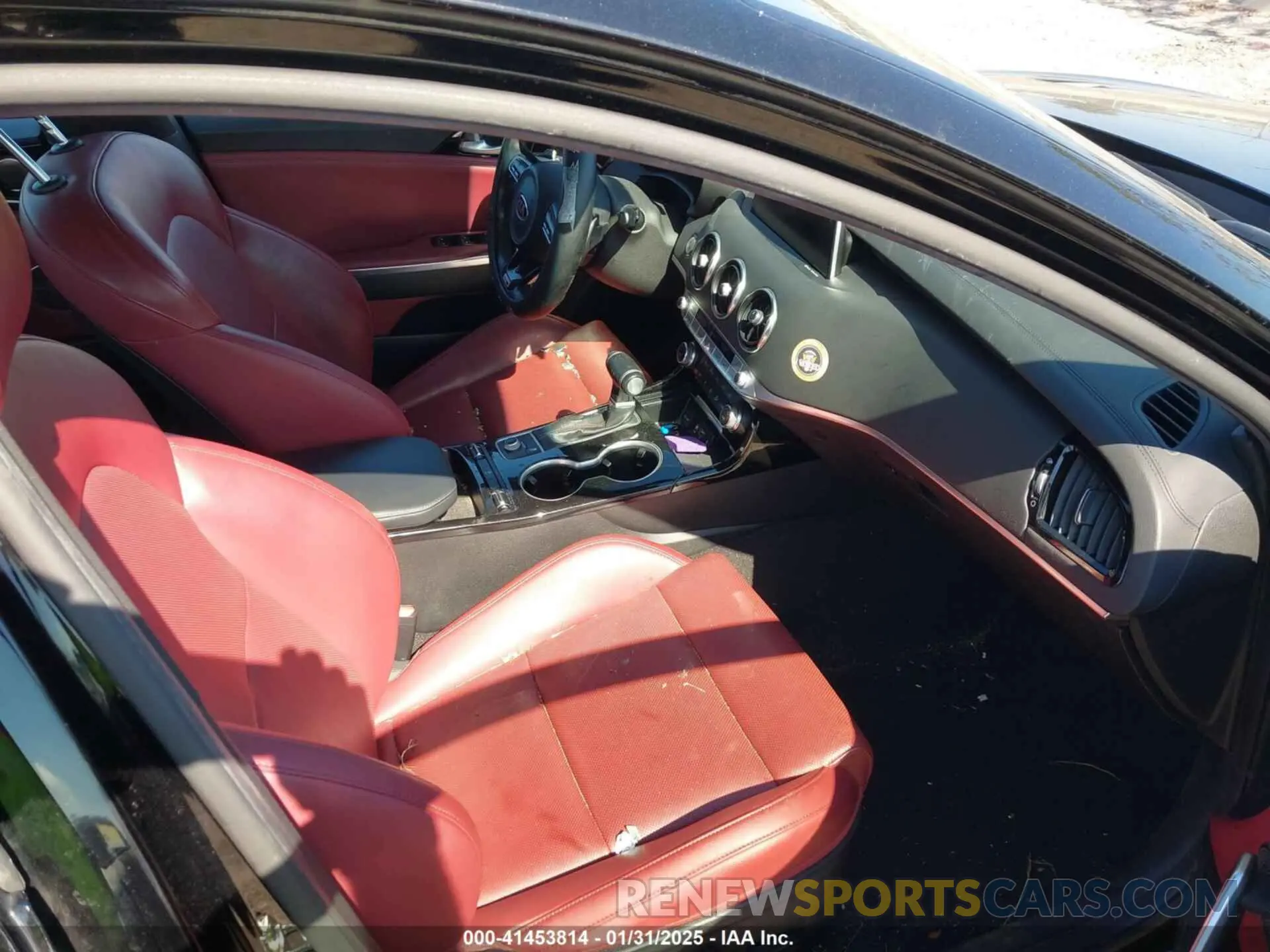 5 Photograph of a damaged car KNAE15LA9L6081454 KIA STINGER 2020
