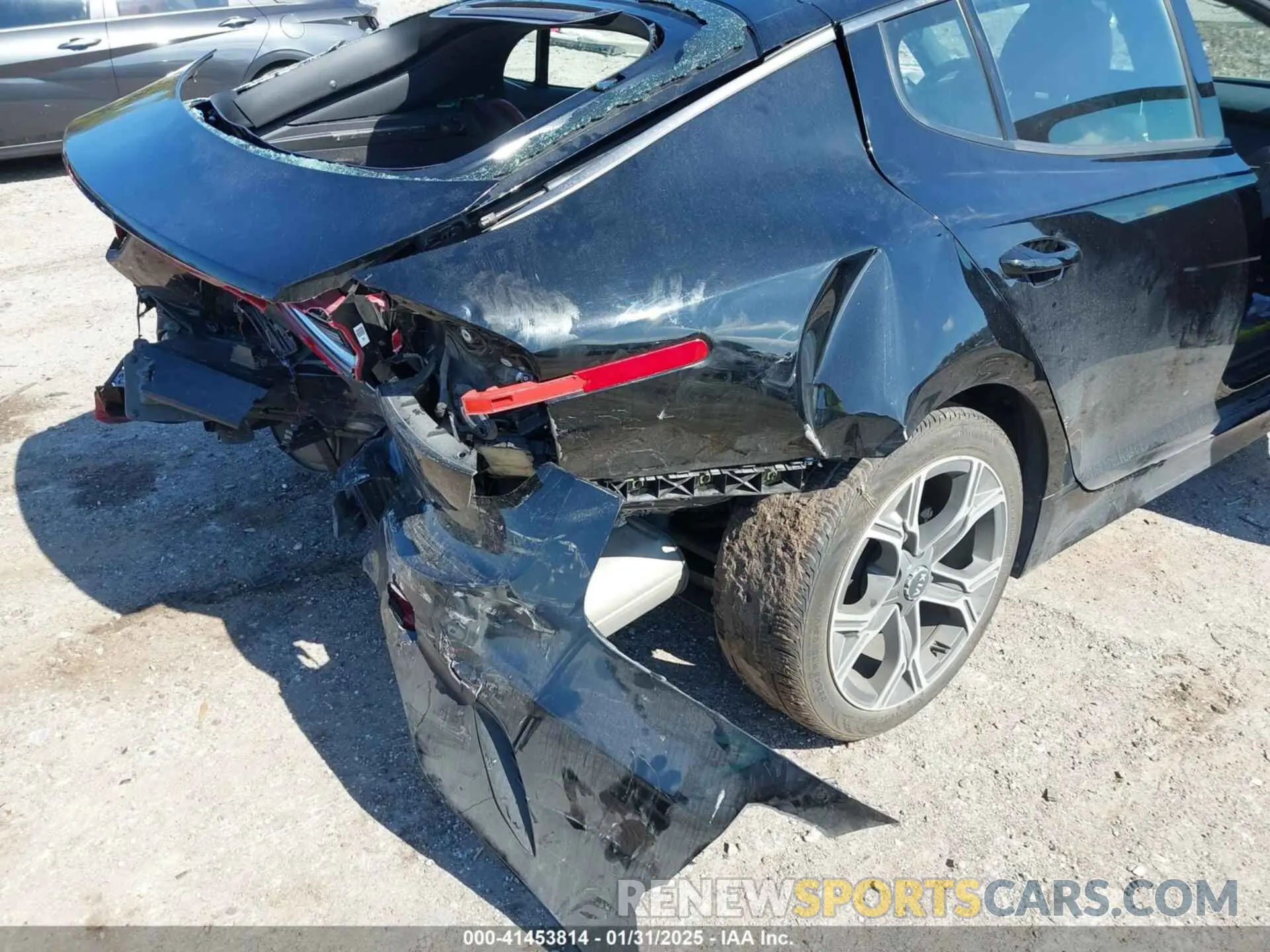 6 Photograph of a damaged car KNAE15LA9L6081454 KIA STINGER 2020