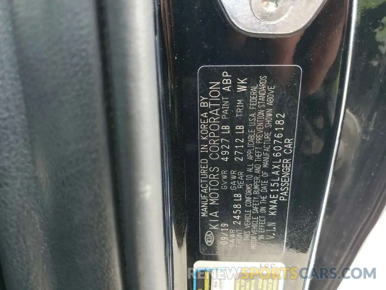 15 Photograph of a damaged car KNAE15LAXL6076182 KIA STINGER 2020