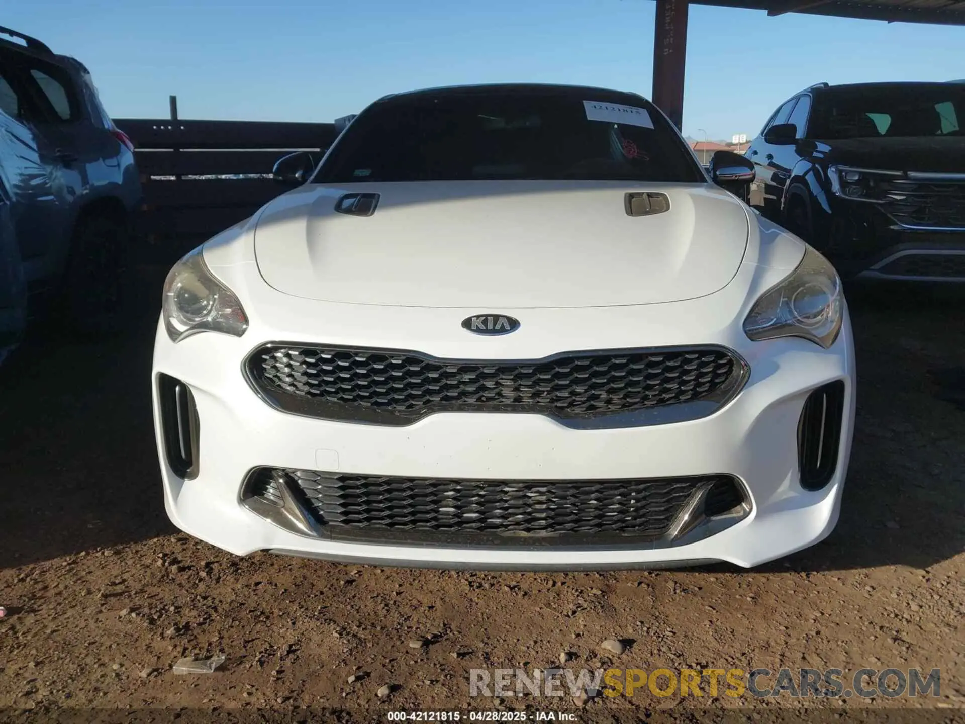 13 Photograph of a damaged car KNAE15LAXL6084492 KIA STINGER 2020