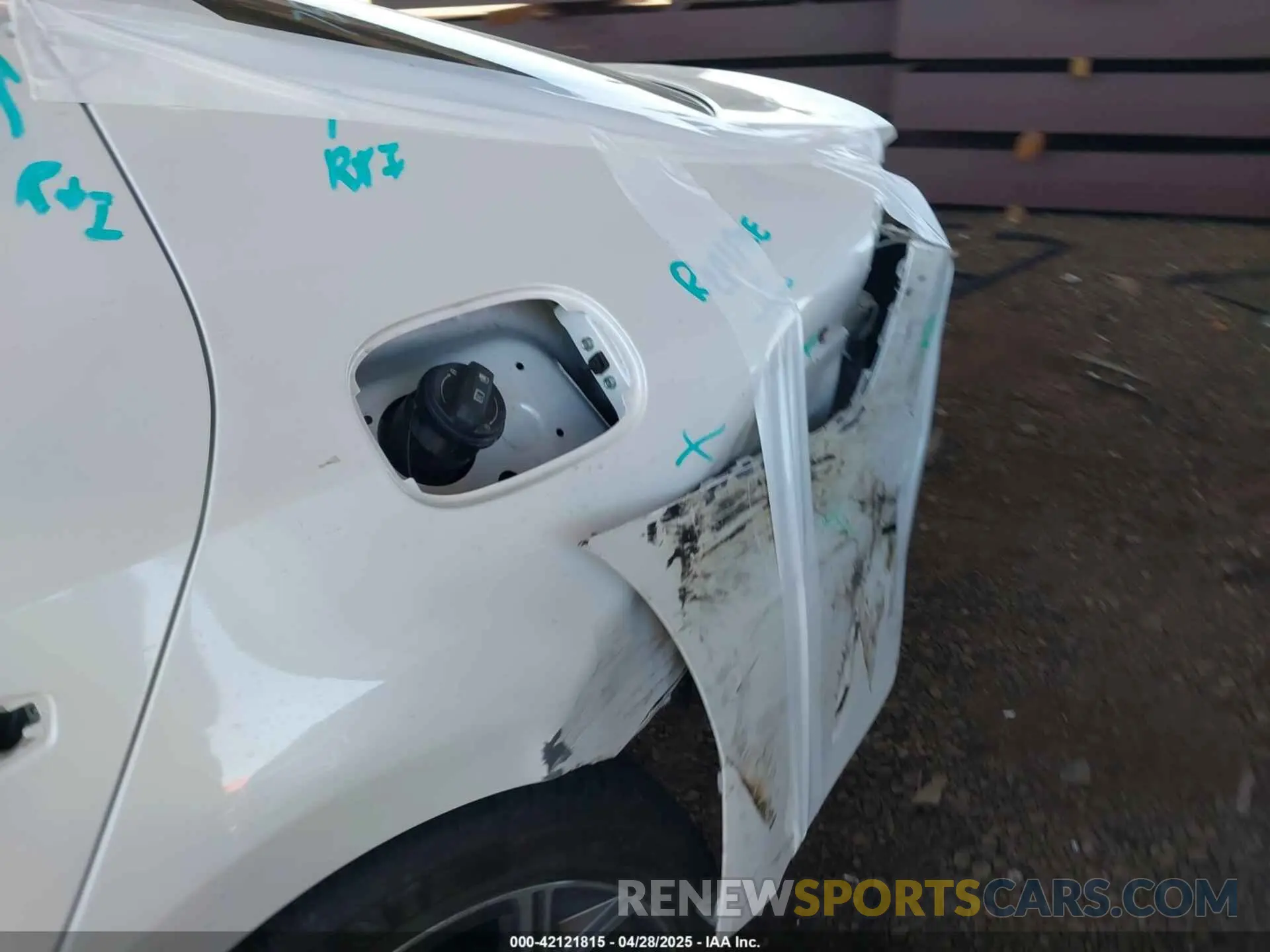 6 Photograph of a damaged car KNAE15LAXL6084492 KIA STINGER 2020