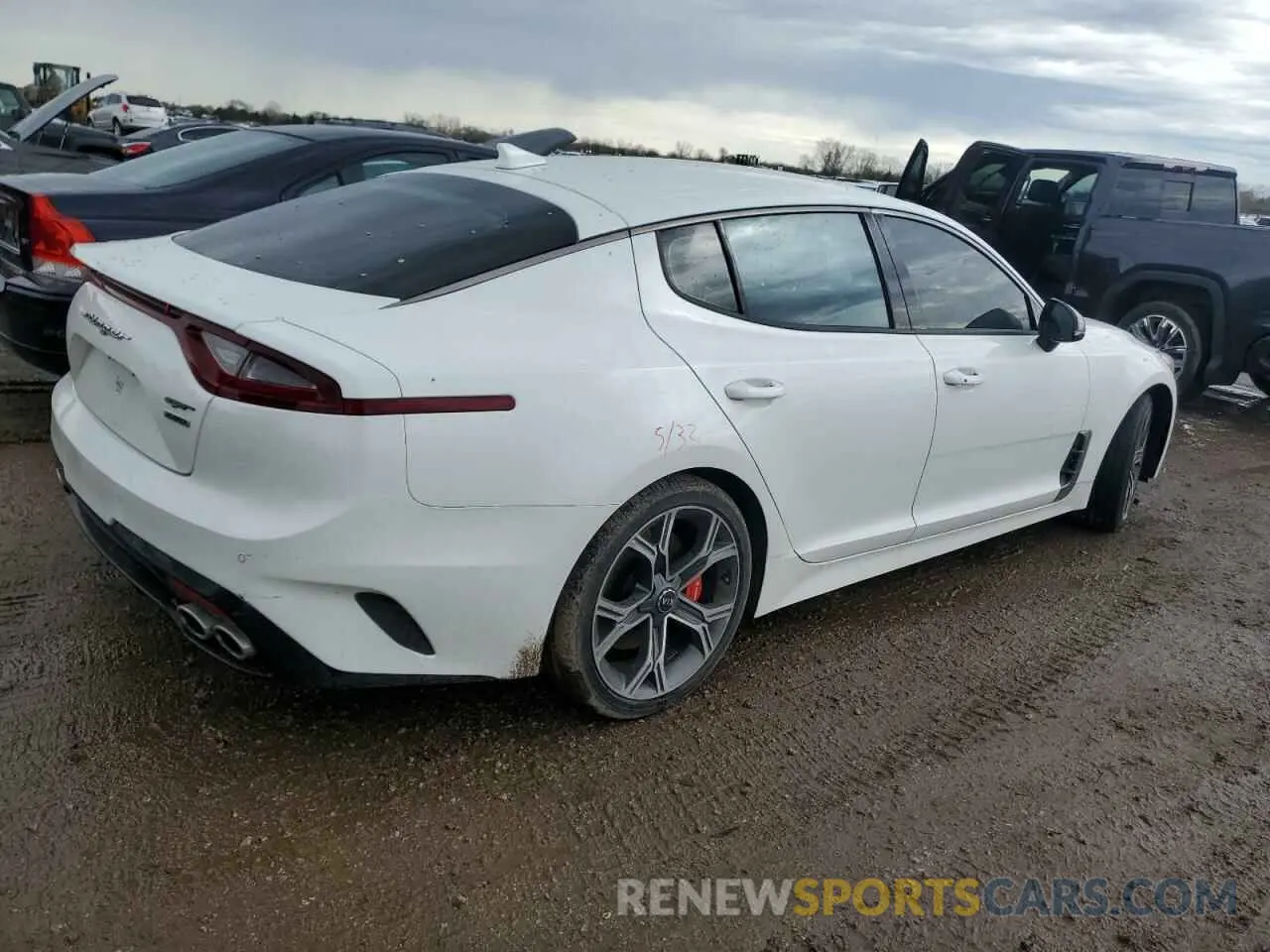 3 Photograph of a damaged car KNAE35LC5L6080765 KIA STINGER 2020