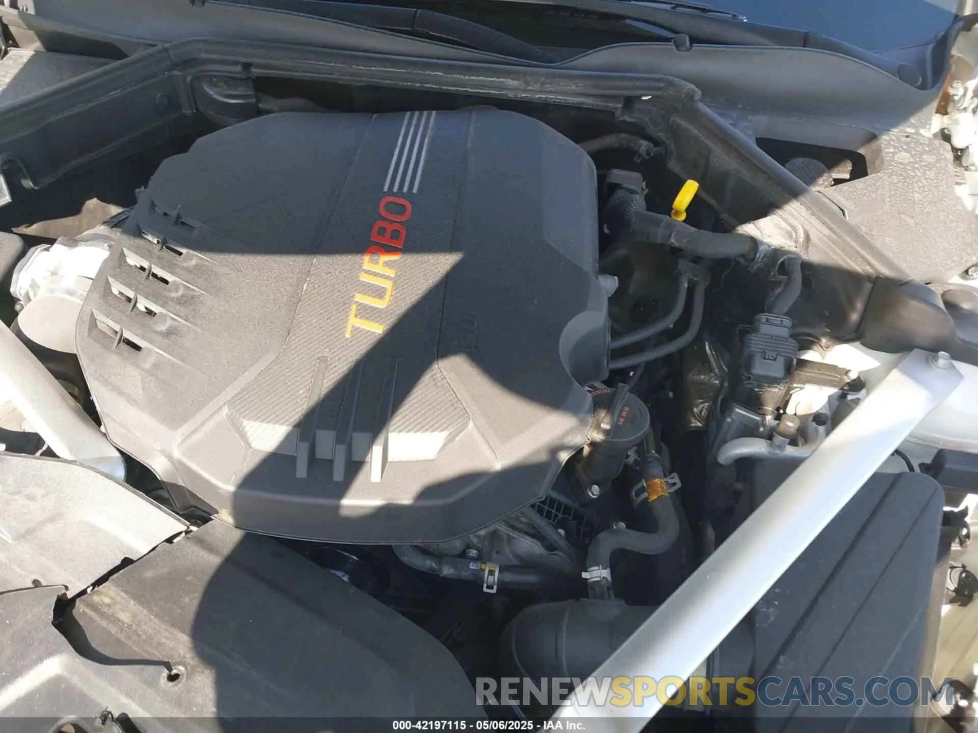10 Photograph of a damaged car KNAE35LC5L6083083 KIA STINGER 2020