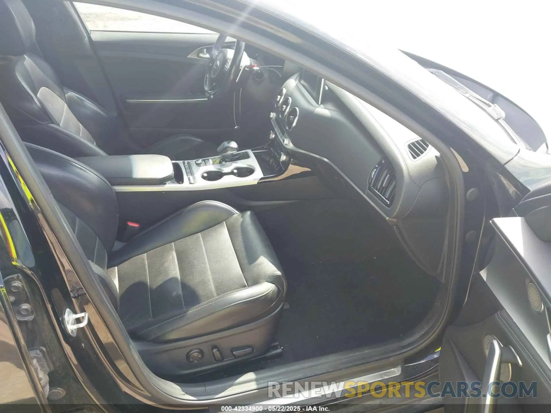 5 Фотография поврежденного автомобиля KNAE55LC0L6073491 KIA STINGER 2020