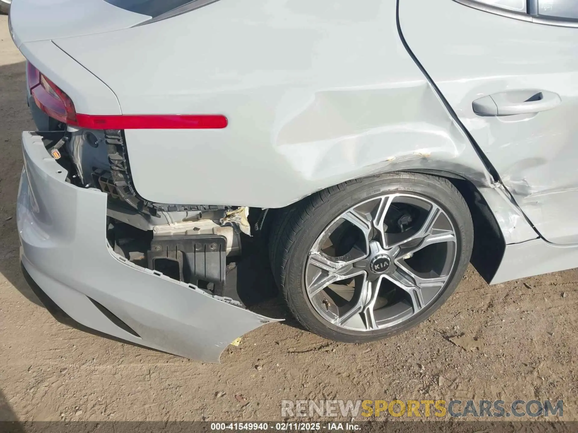 6 Photograph of a damaged car KNAE15LAXM6097213 KIA STINGER 2021
