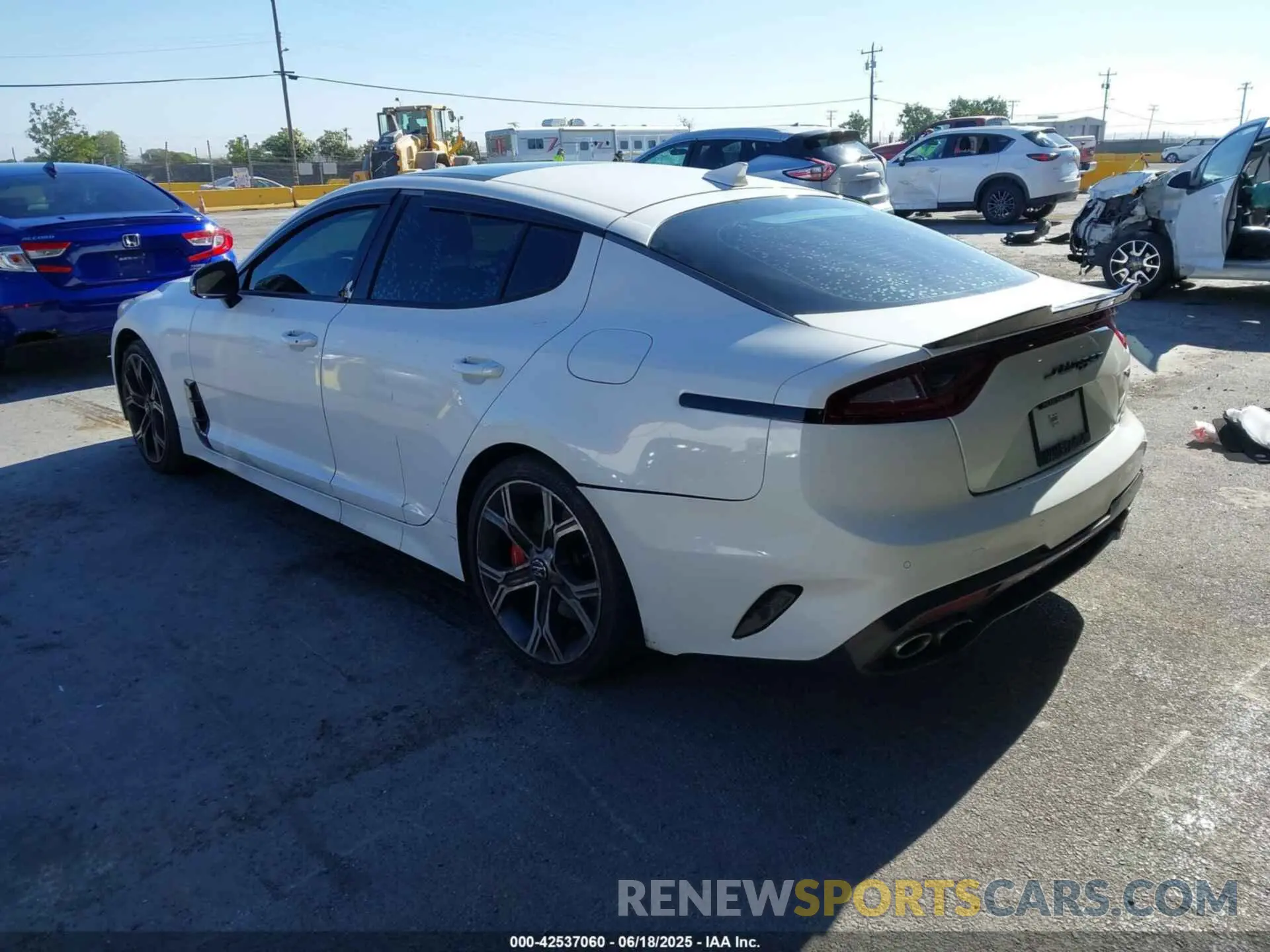 3 Фотография поврежденного автомобиля KNAE55LC3M6089816 KIA STINGER 2021