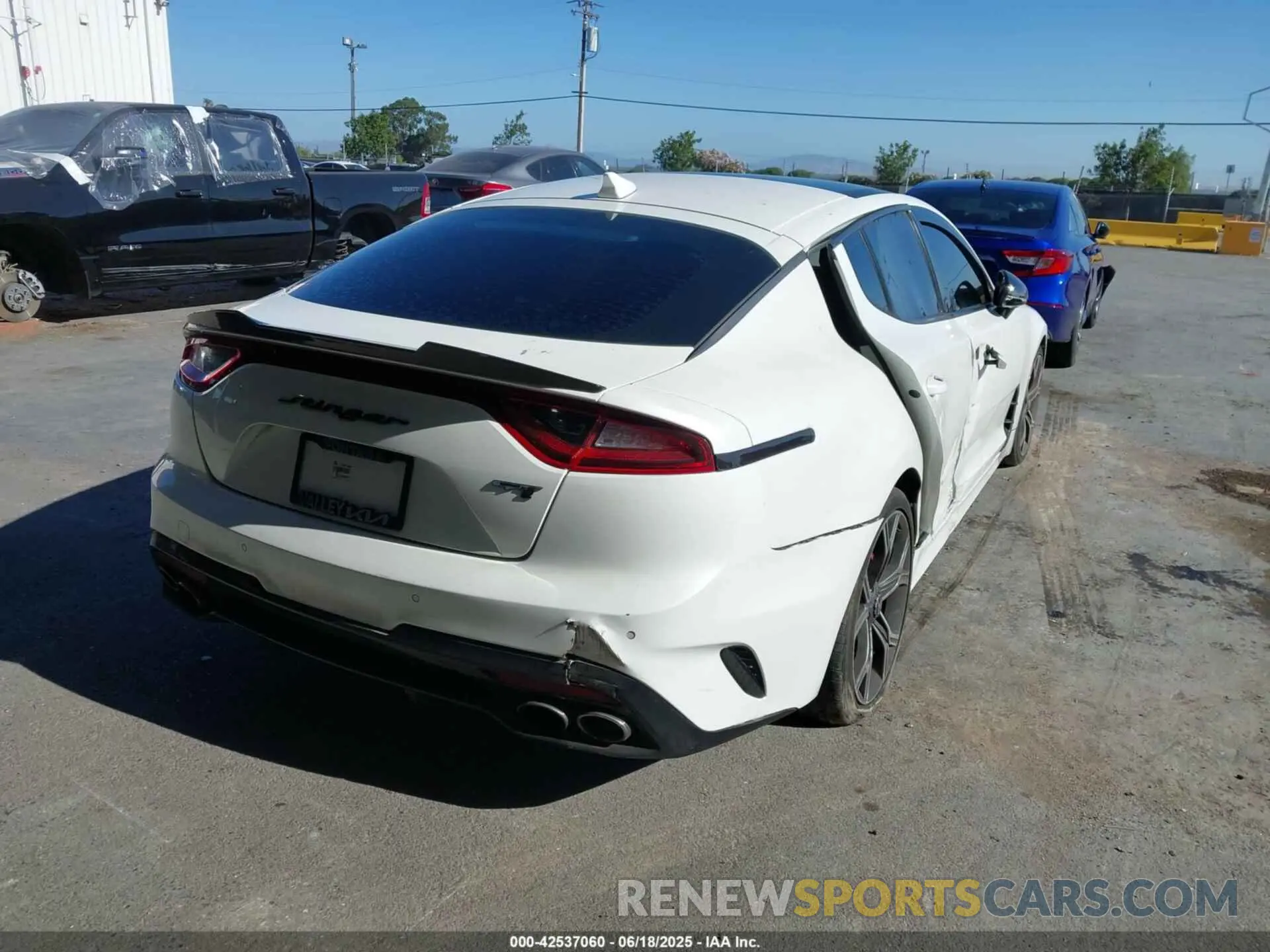 4 Фотография поврежденного автомобиля KNAE55LC3M6089816 KIA STINGER 2021