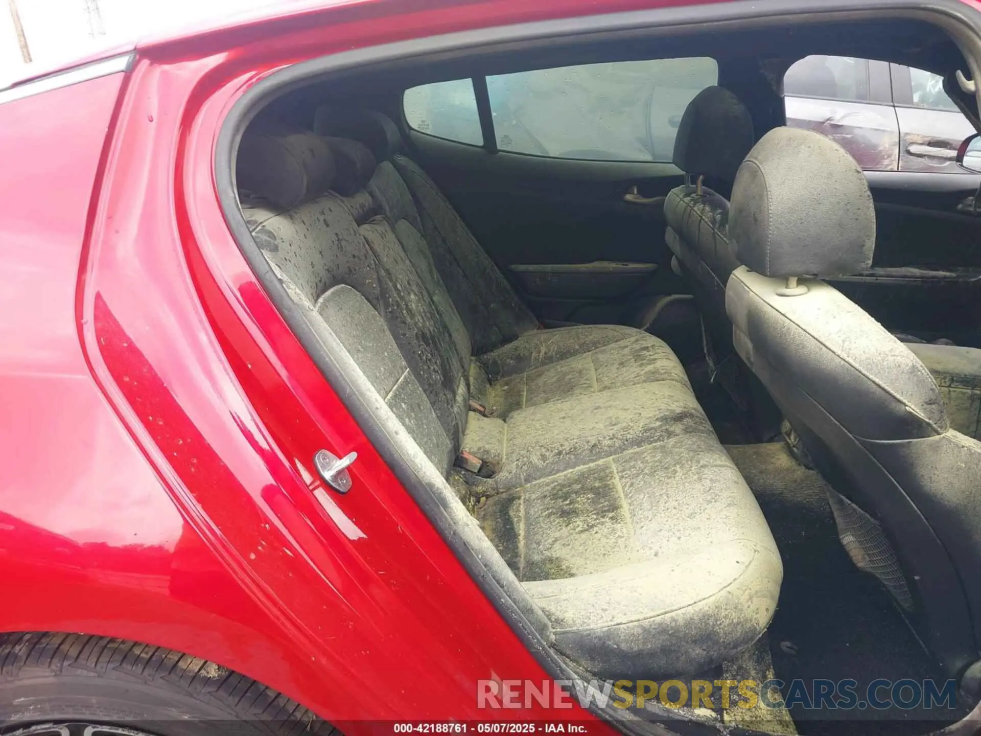 8 Photograph of a damaged car KNAE35LD3N6110664 KIA STINGER 2022
