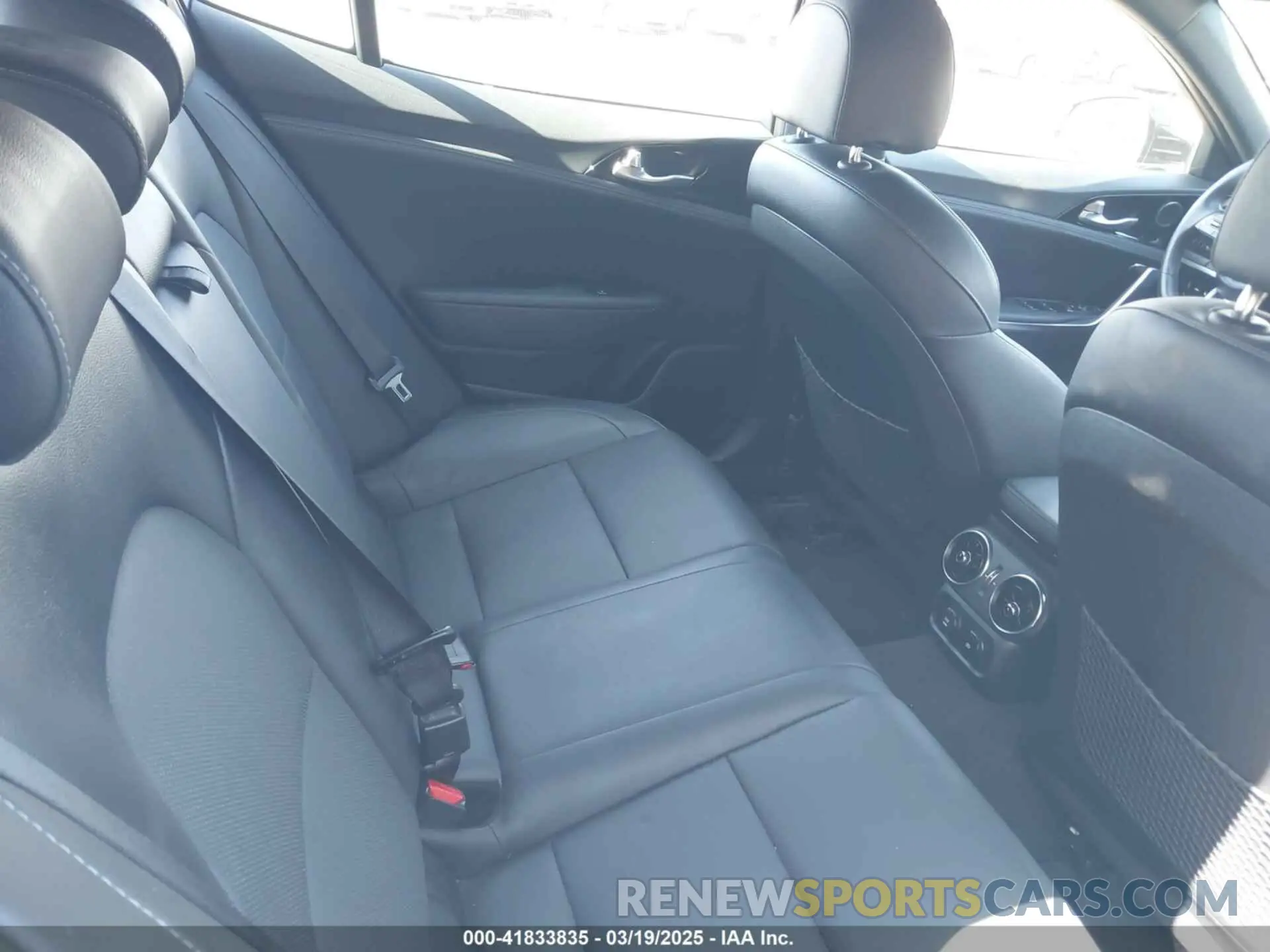 8 Фотография поврежденного автомобиля KNAE35LD9N6116078 KIA STINGER 2022