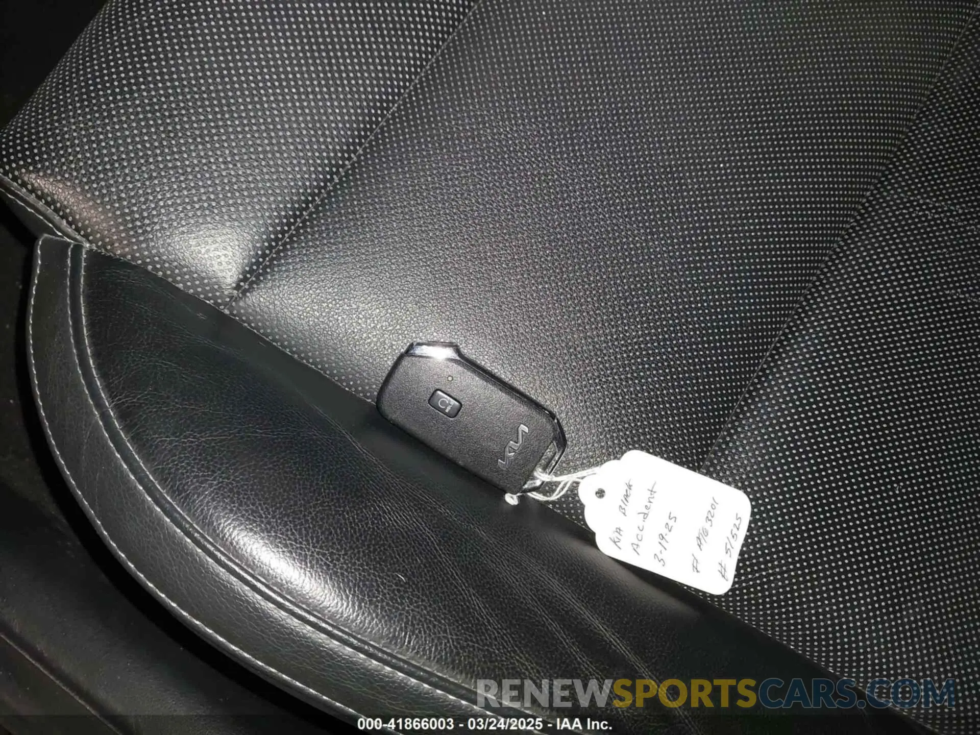 11 Photograph of a damaged car KNAE45LC2N6103659 KIA STINGER 2022