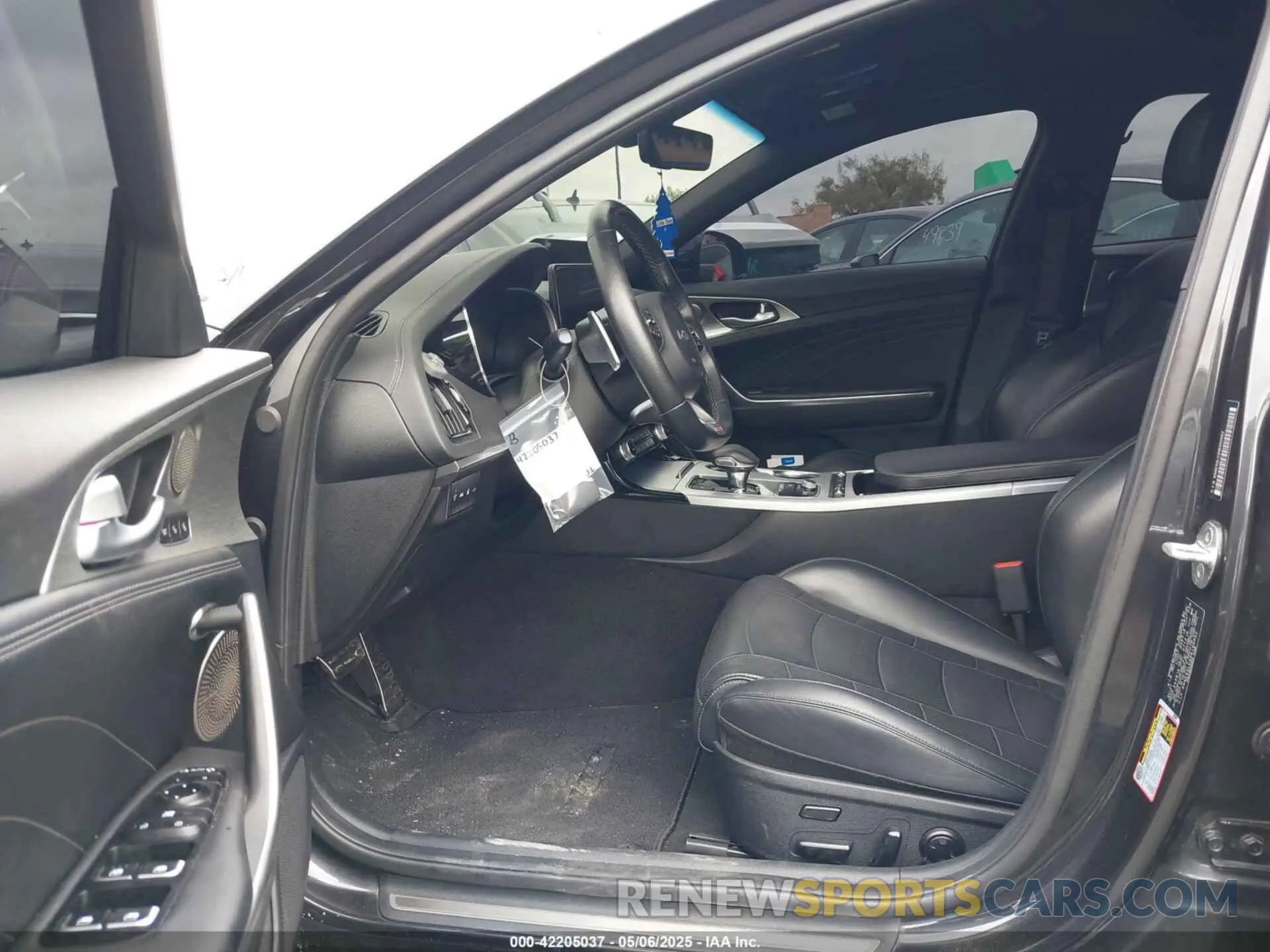 5 Photograph of a damaged car KNAE55LC2N6100662 KIA STINGER 2022