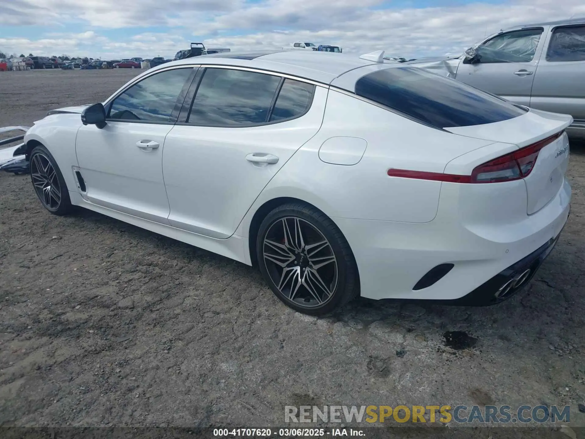 3 Photograph of a damaged car KNAE55LC9N6104613 KIA STINGER 2022