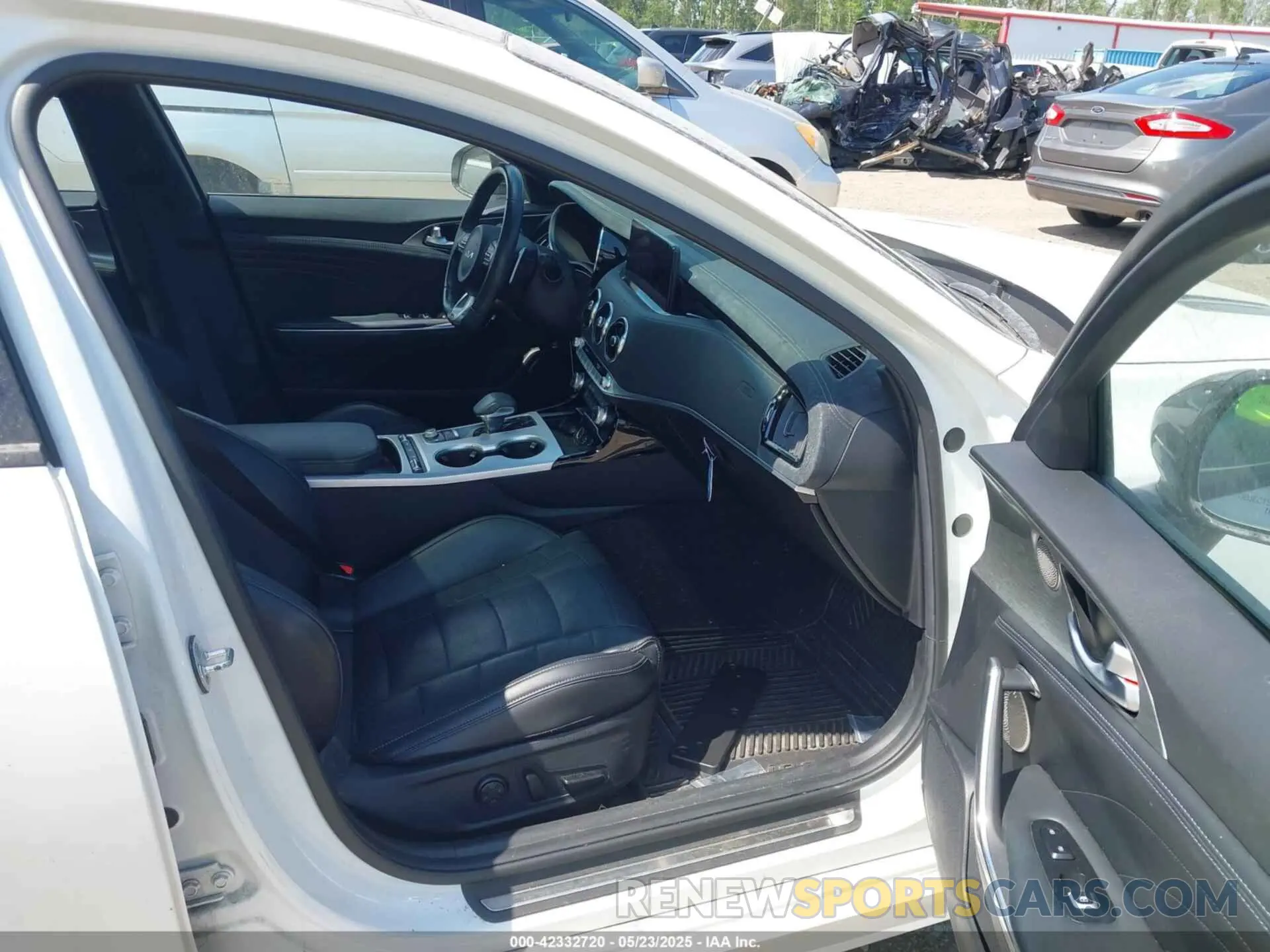5 Photograph of a damaged car KNAE55LCXP6129216 KIA STINGER 2023