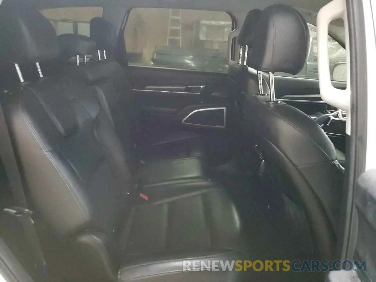 11 Photograph of a damaged car 5XYP24HC1LG029679 KIA TELLURIDE 2020