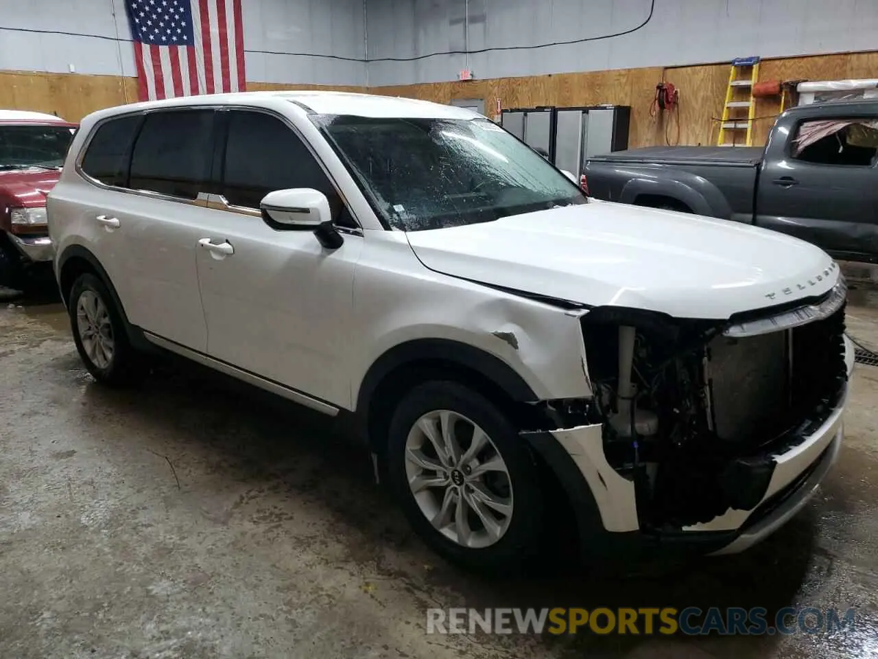 4 Photograph of a damaged car 5XYP24HC1LG029679 KIA TELLURIDE 2020