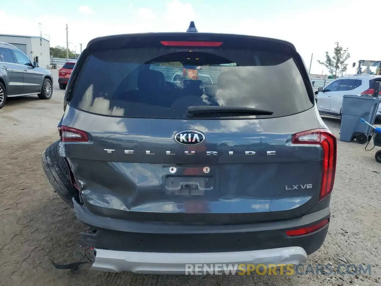 6 Photograph of a damaged car 5XYP24HC8LG033986 KIA TELLURIDE 2020