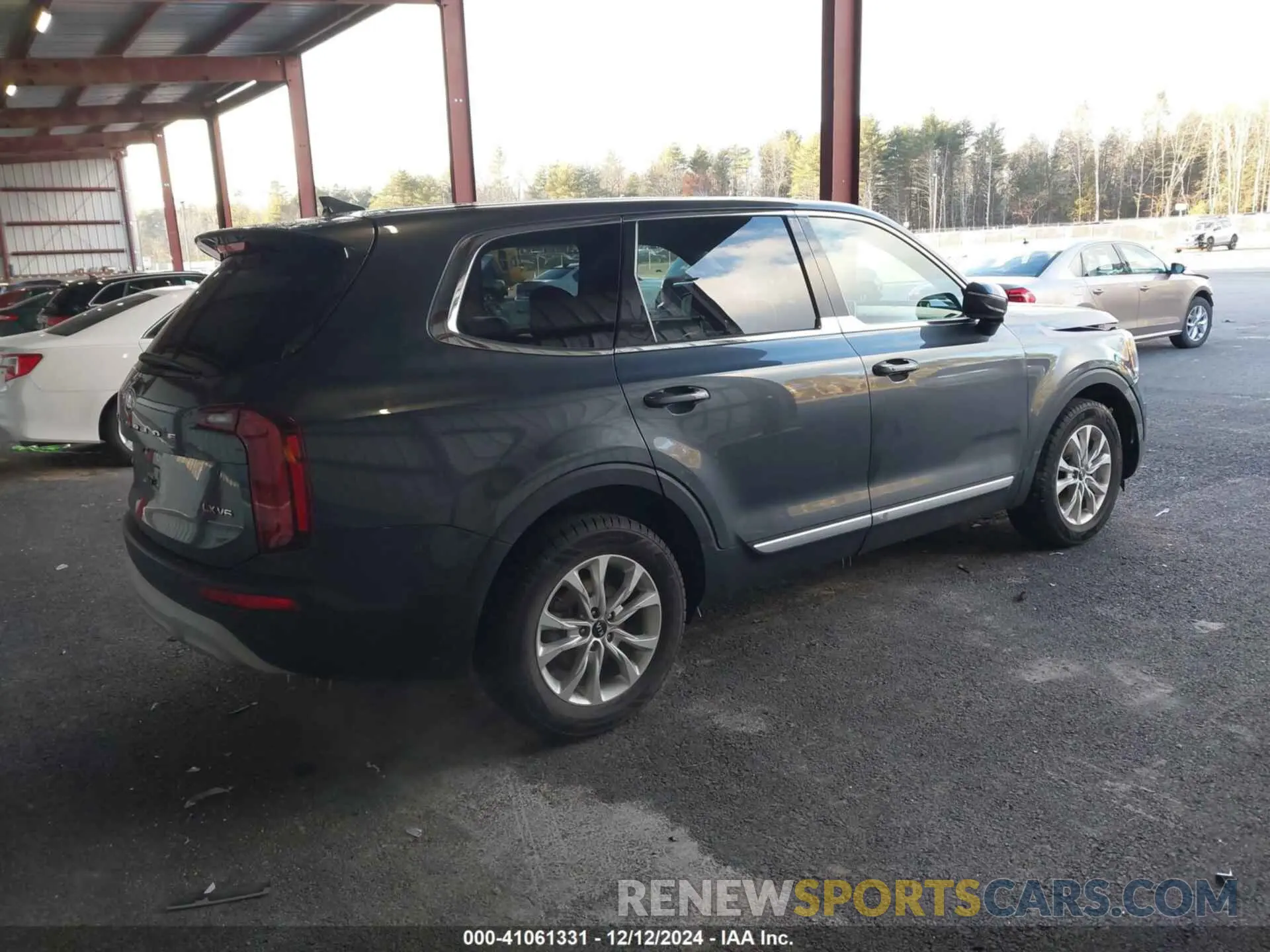 4 Photograph of a damaged car 5XYP2DHC4LG012987 KIA TELLURIDE 2020