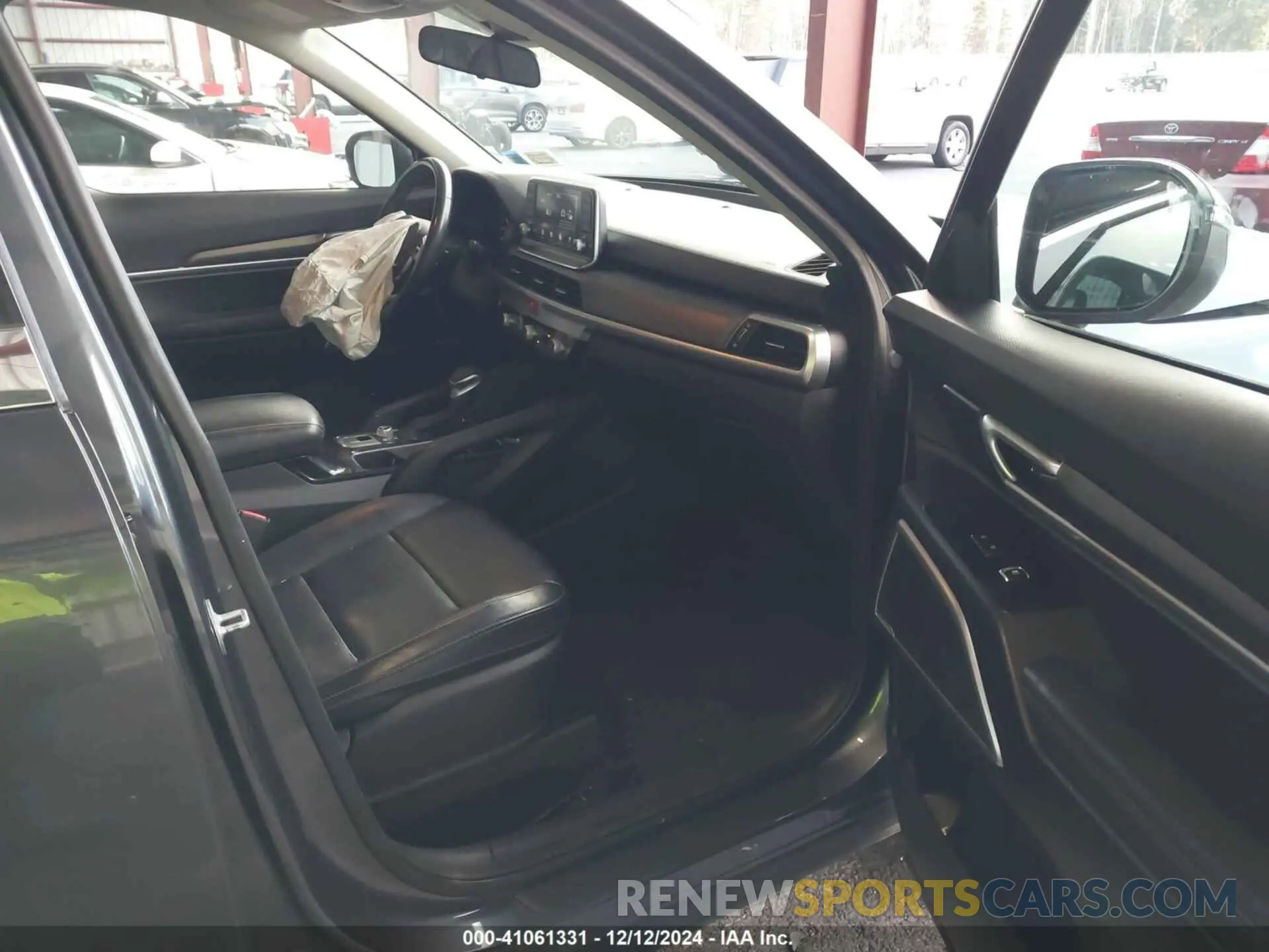 5 Photograph of a damaged car 5XYP2DHC4LG012987 KIA TELLURIDE 2020