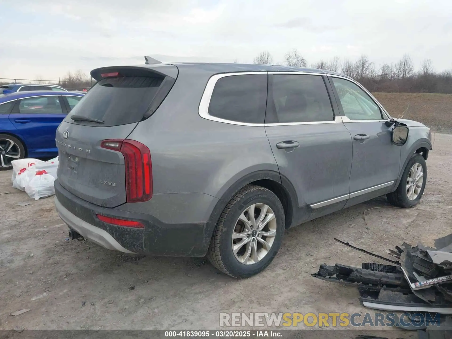 4 Photograph of a damaged car 5XYP2DHC6LG009458 KIA TELLURIDE 2020