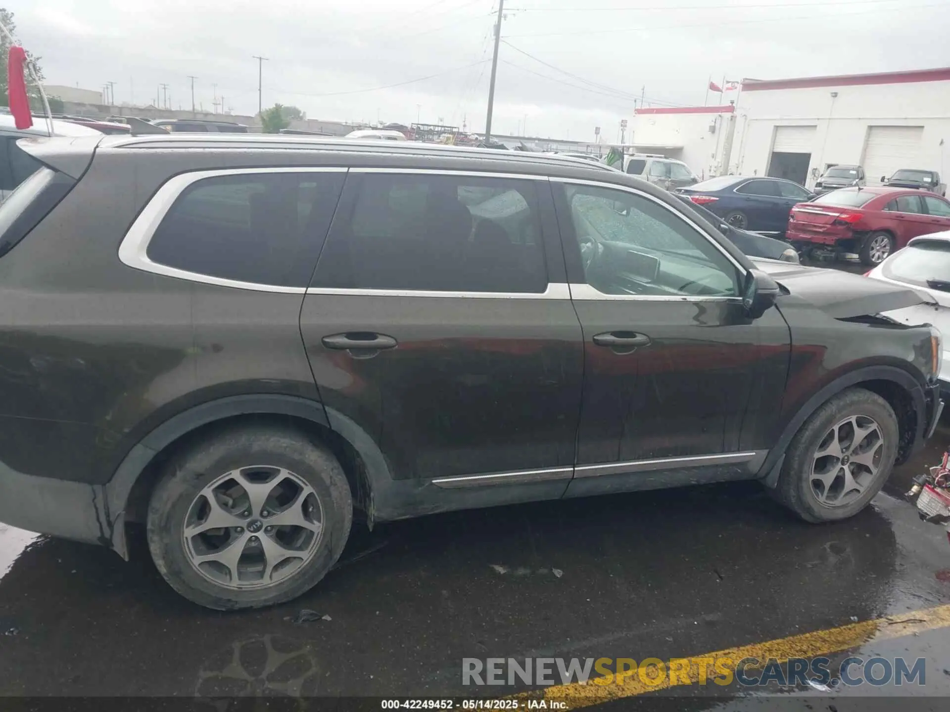 13 Photograph of a damaged car 5XYP3DHC3LG020303 KIA TELLURIDE 2020