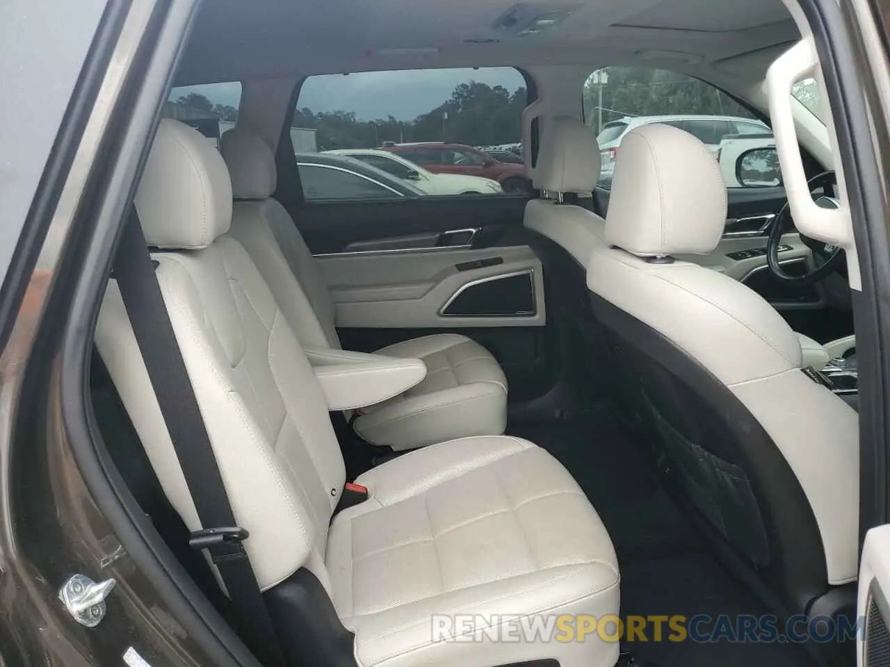 11 Photograph of a damaged car 5XYP3DHC6LG050766 KIA TELLURIDE 2020