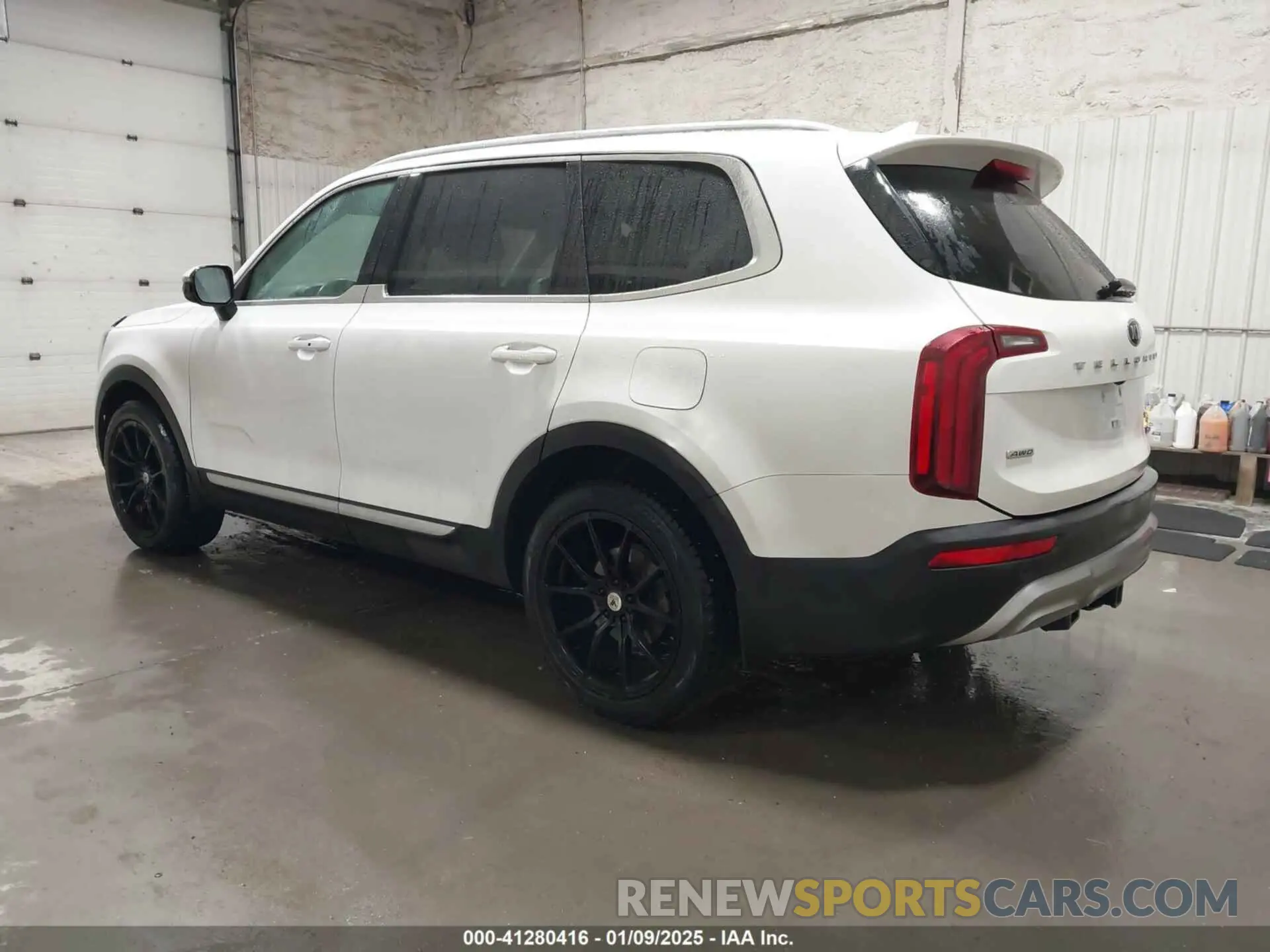 3 Photograph of a damaged car 5XYP5DHC0LG005042 KIA TELLURIDE 2020