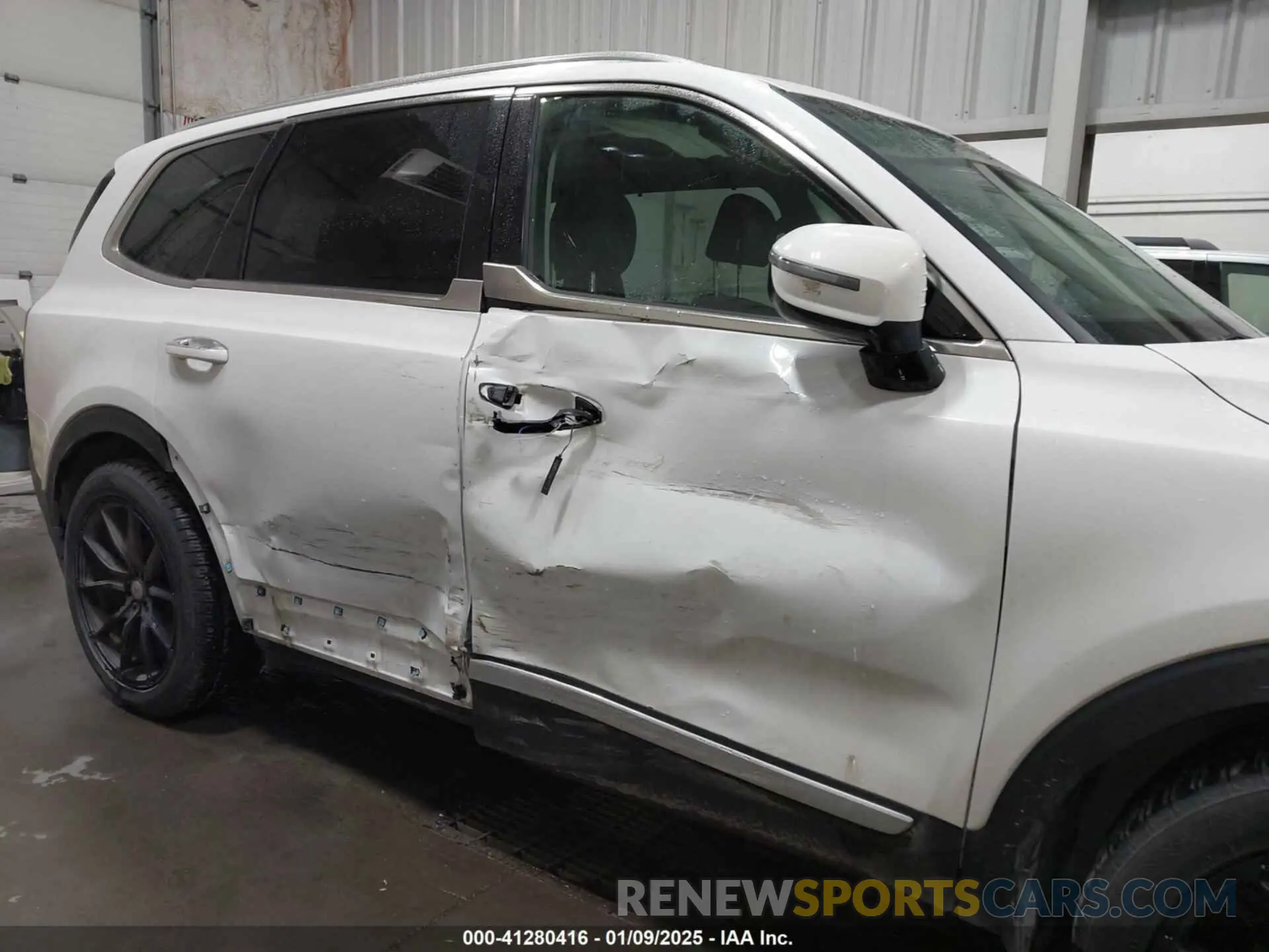 6 Photograph of a damaged car 5XYP5DHC0LG005042 KIA TELLURIDE 2020
