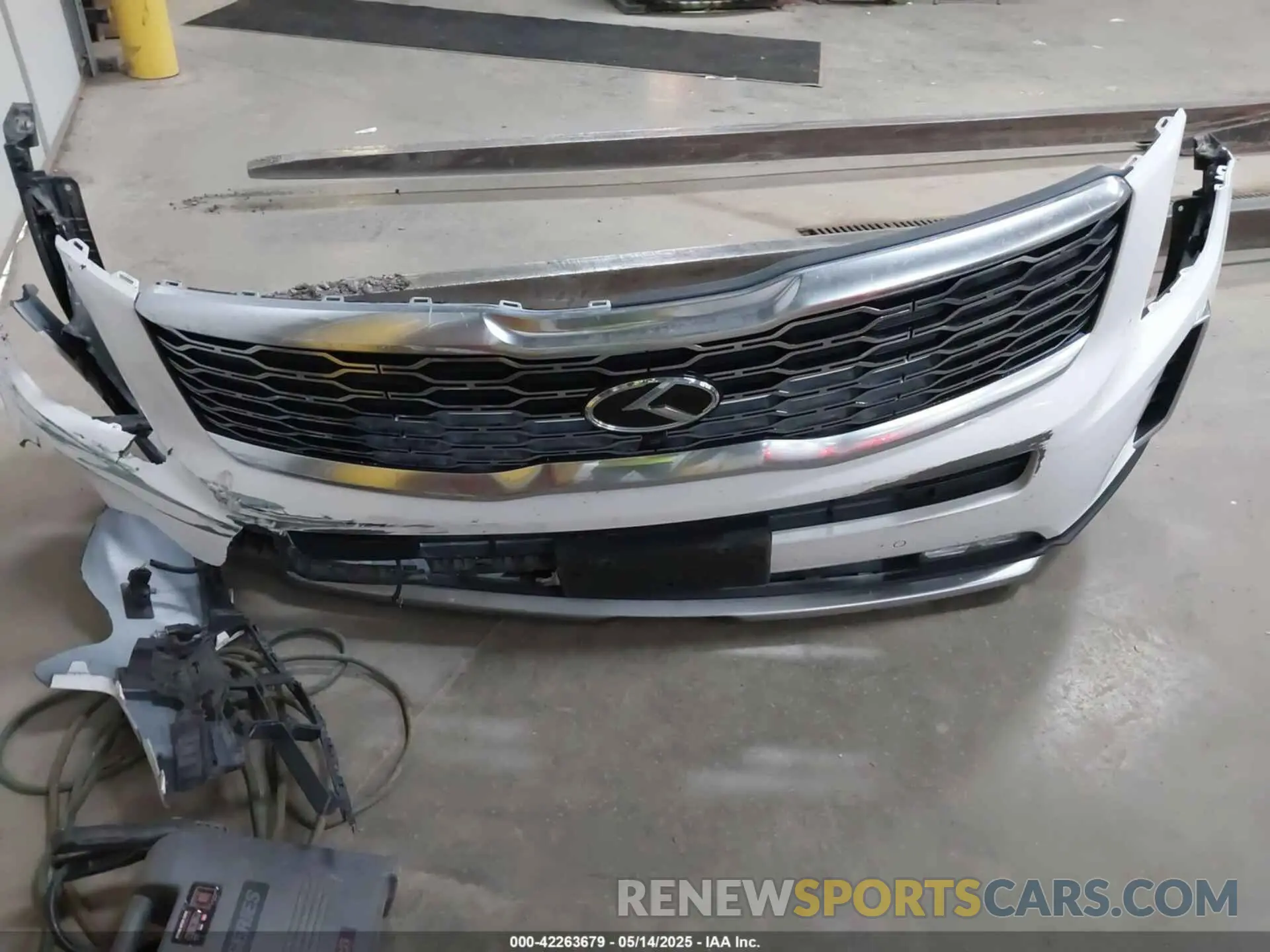 12 Photograph of a damaged car 5XYP5DHC0LG028692 KIA TELLURIDE 2020