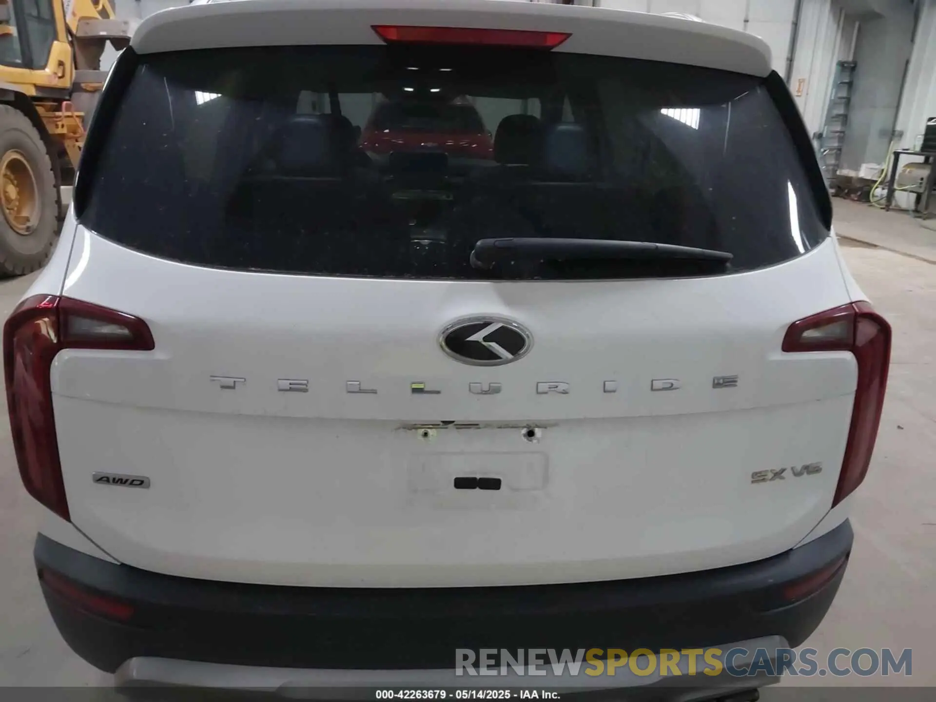 17 Photograph of a damaged car 5XYP5DHC0LG028692 KIA TELLURIDE 2020