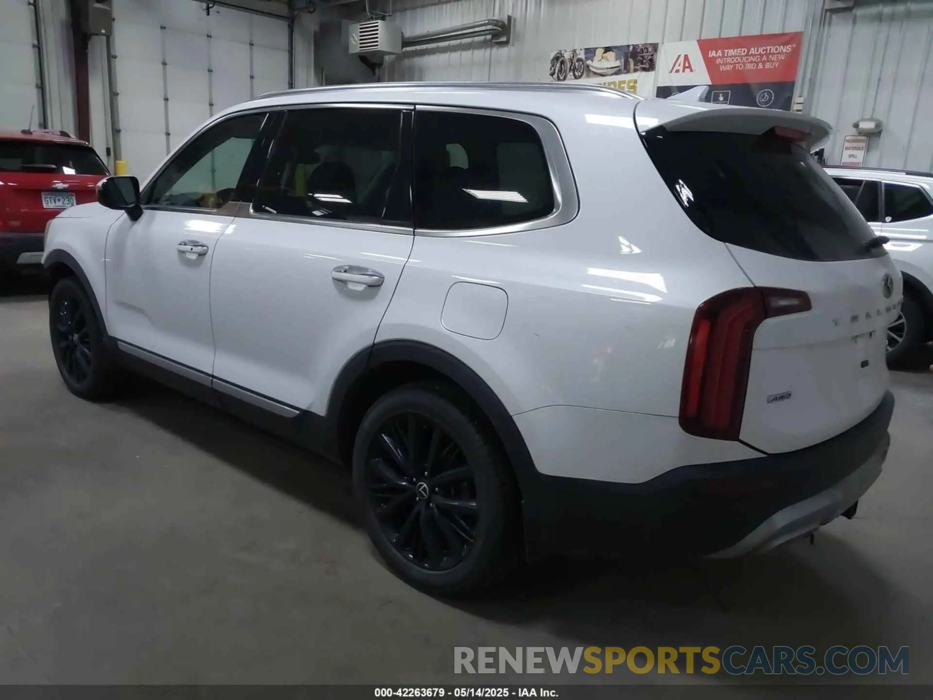 3 Photograph of a damaged car 5XYP5DHC0LG028692 KIA TELLURIDE 2020