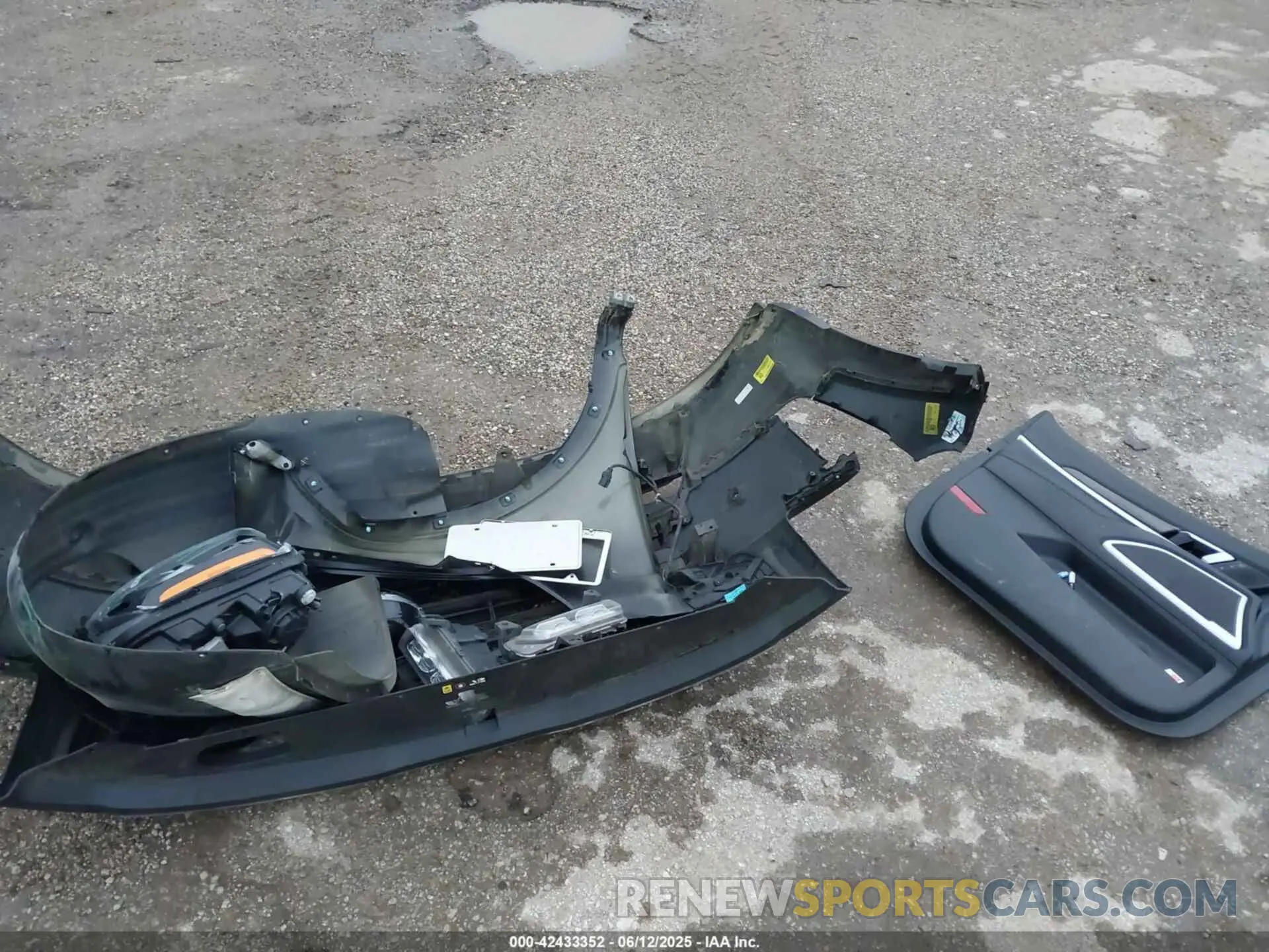 12 Photograph of a damaged car 5XYP5DHC4LG049304 KIA TELLURIDE 2020