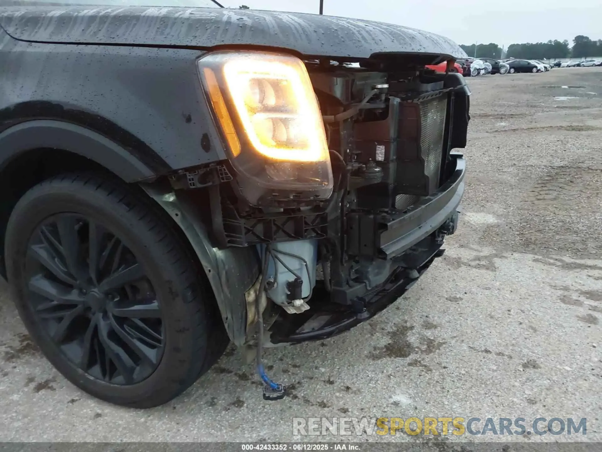 21 Photograph of a damaged car 5XYP5DHC4LG049304 KIA TELLURIDE 2020
