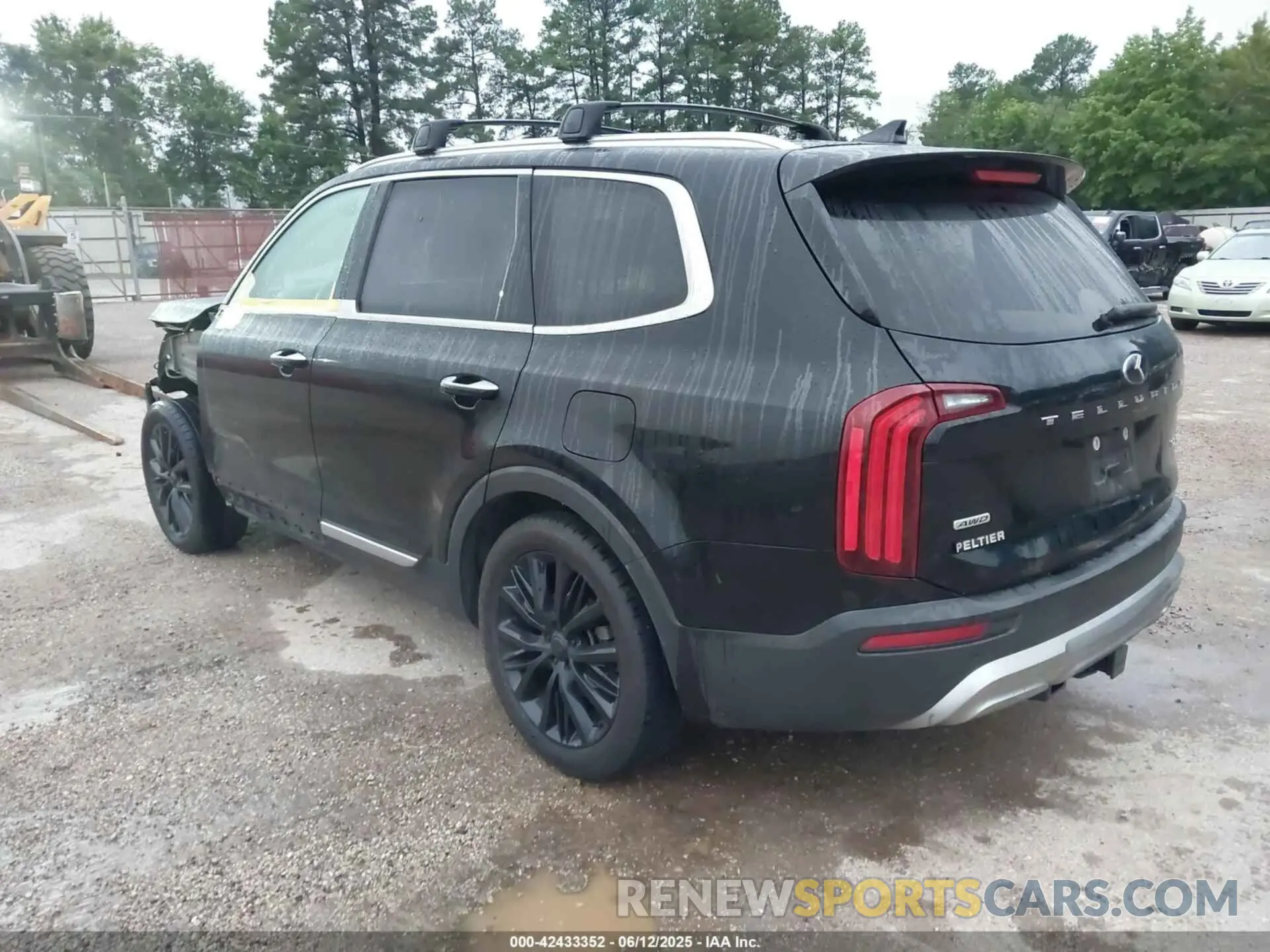 3 Photograph of a damaged car 5XYP5DHC4LG049304 KIA TELLURIDE 2020