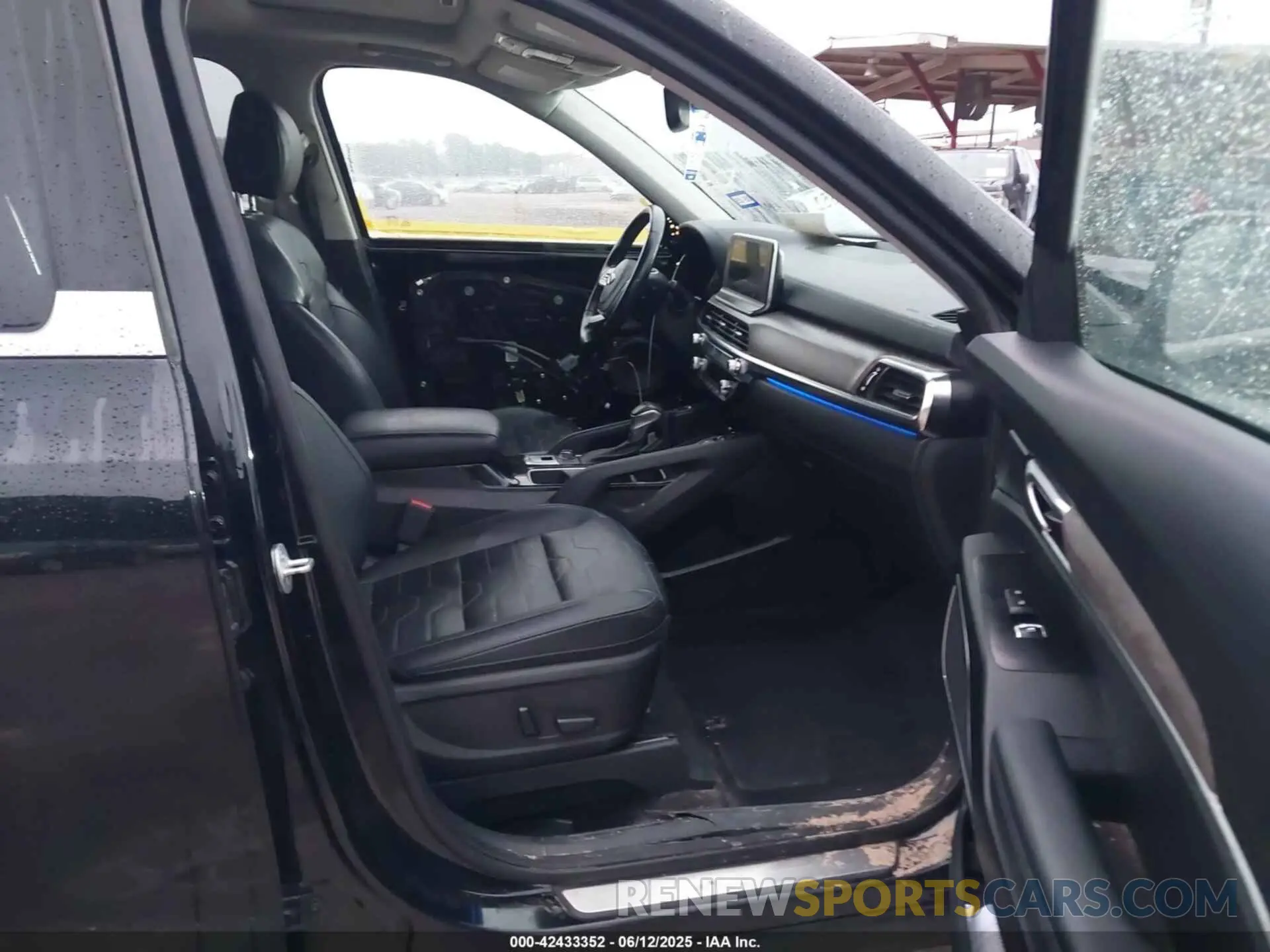 5 Photograph of a damaged car 5XYP5DHC4LG049304 KIA TELLURIDE 2020
