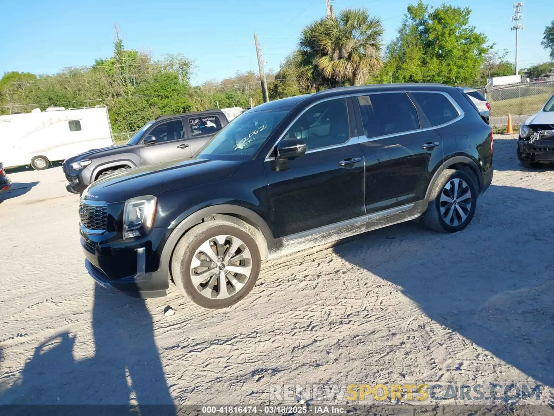 2 Photograph of a damaged car 5XYP64HC1LG030089 KIA TELLURIDE 2020