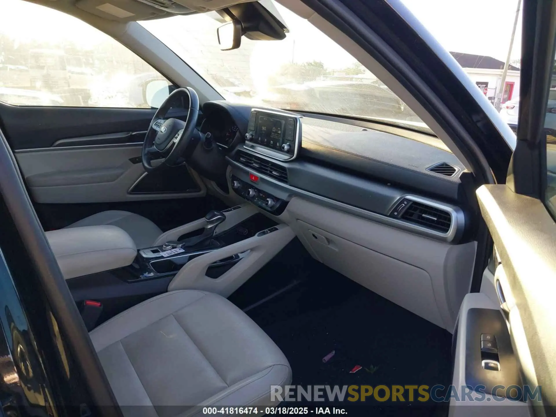 5 Photograph of a damaged car 5XYP64HC1LG030089 KIA TELLURIDE 2020