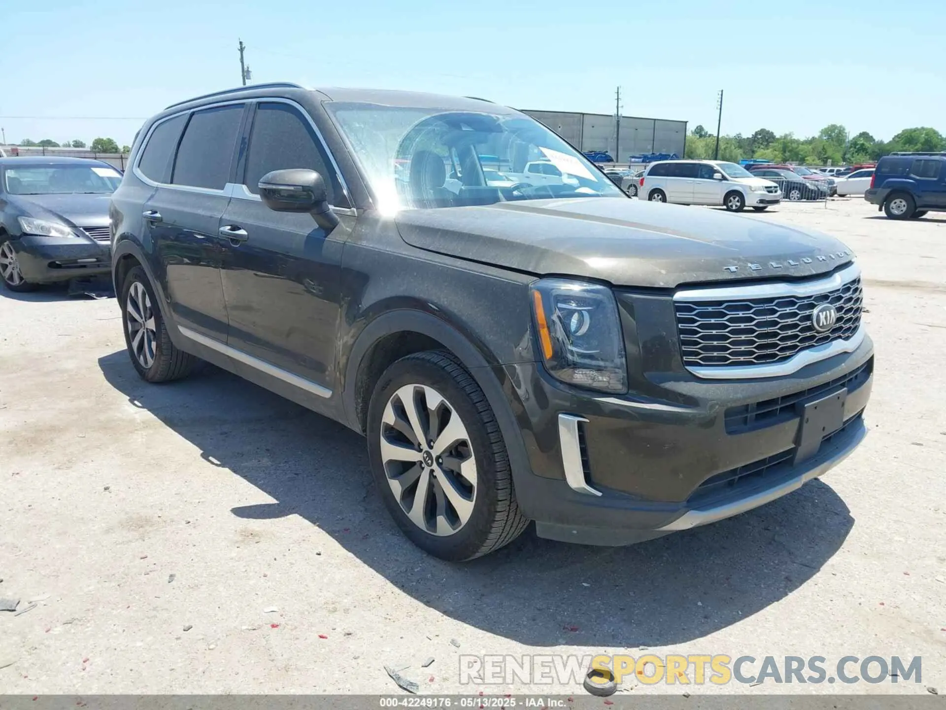 1 Photograph of a damaged car 5XYP64HC2LG054918 KIA TELLURIDE 2020