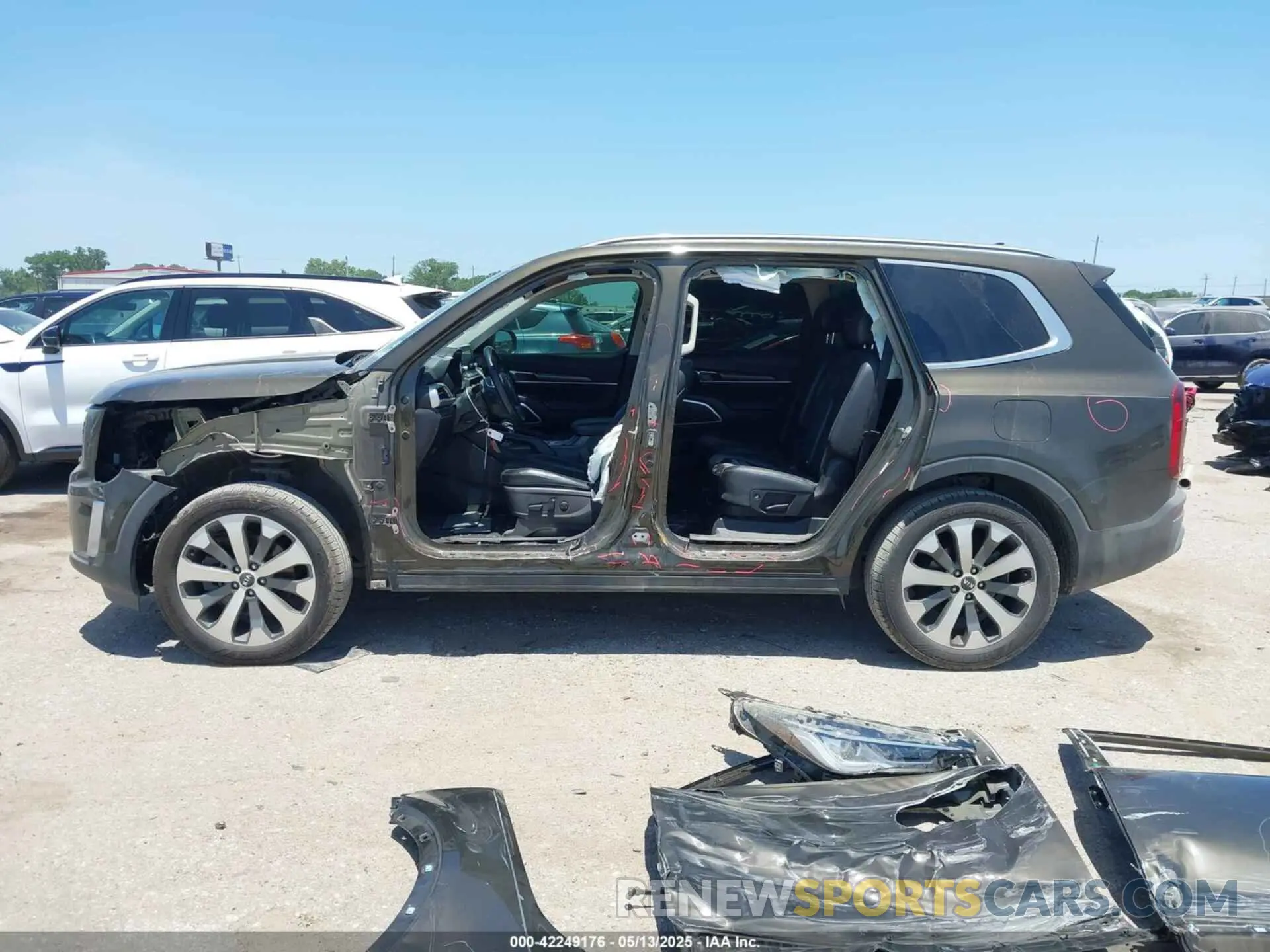 15 Photograph of a damaged car 5XYP64HC2LG054918 KIA TELLURIDE 2020