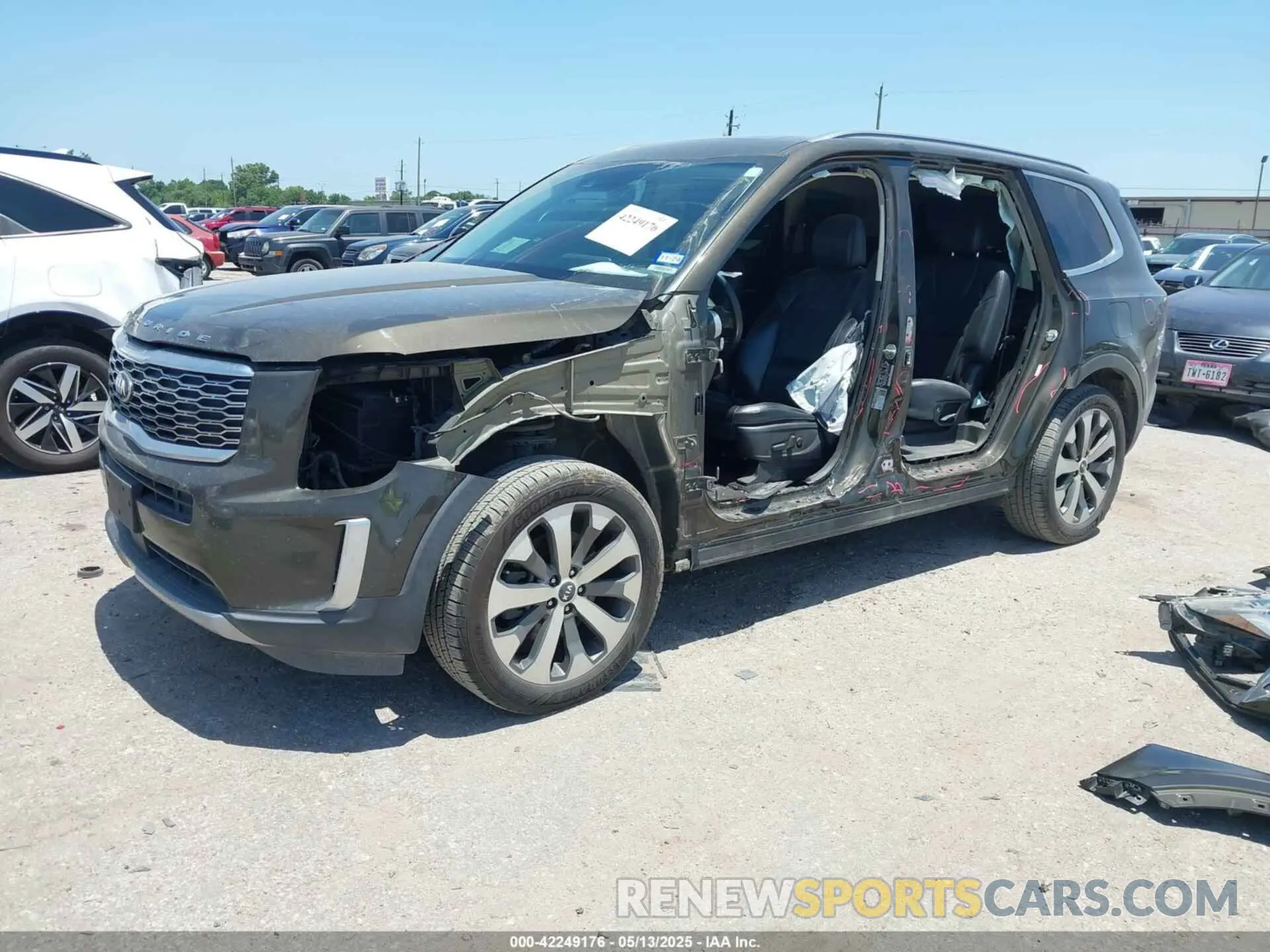 2 Photograph of a damaged car 5XYP64HC2LG054918 KIA TELLURIDE 2020