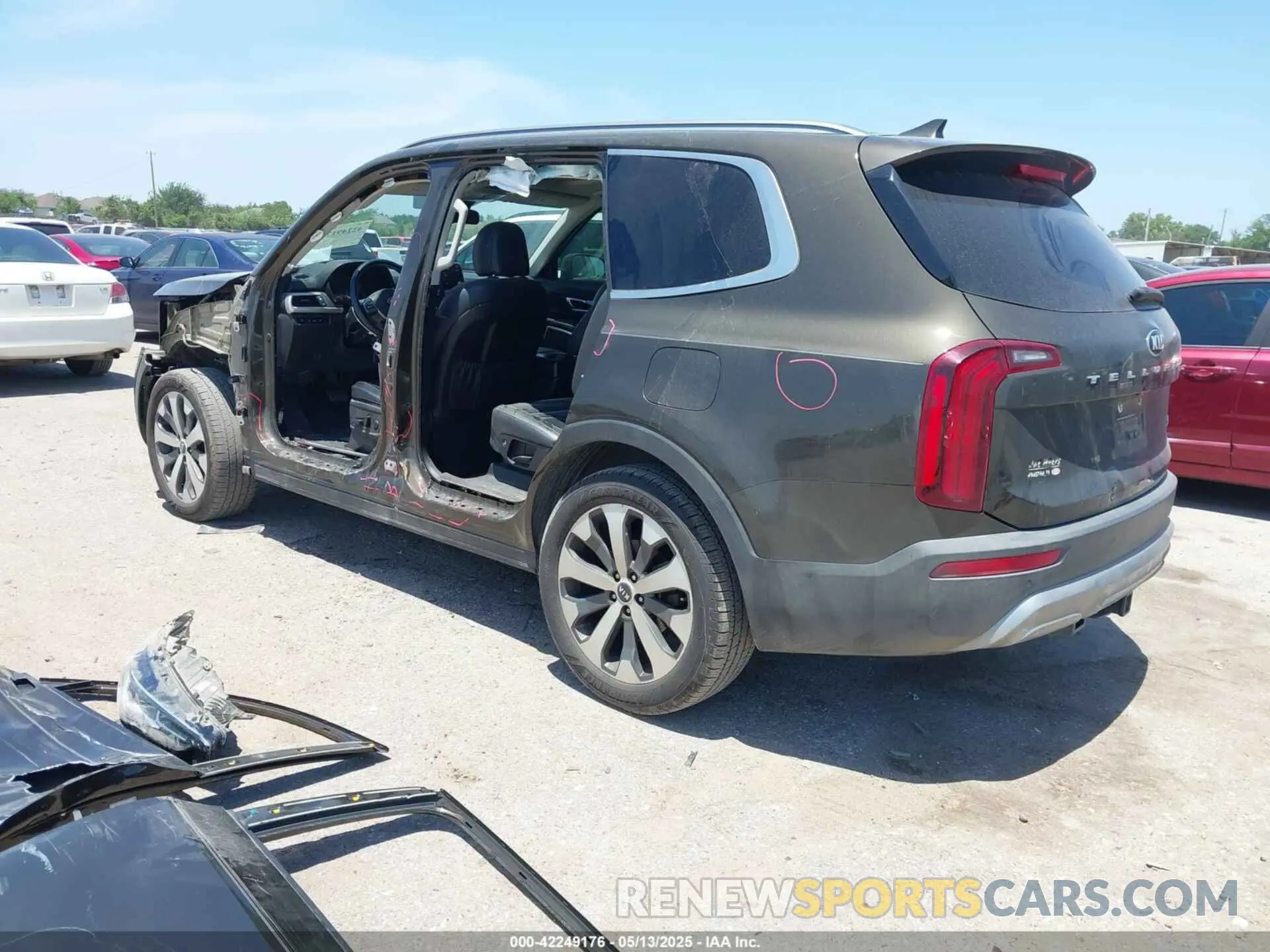 3 Photograph of a damaged car 5XYP64HC2LG054918 KIA TELLURIDE 2020