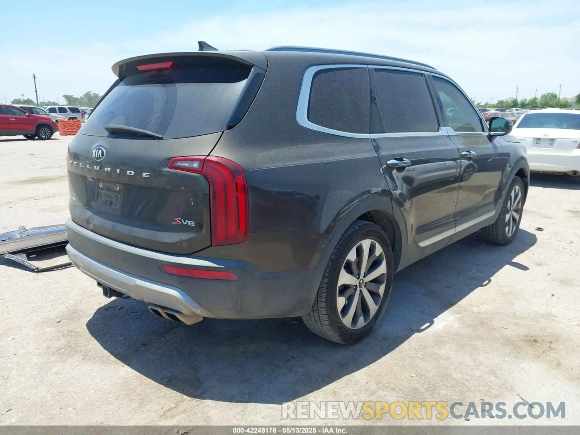 4 Photograph of a damaged car 5XYP64HC2LG054918 KIA TELLURIDE 2020