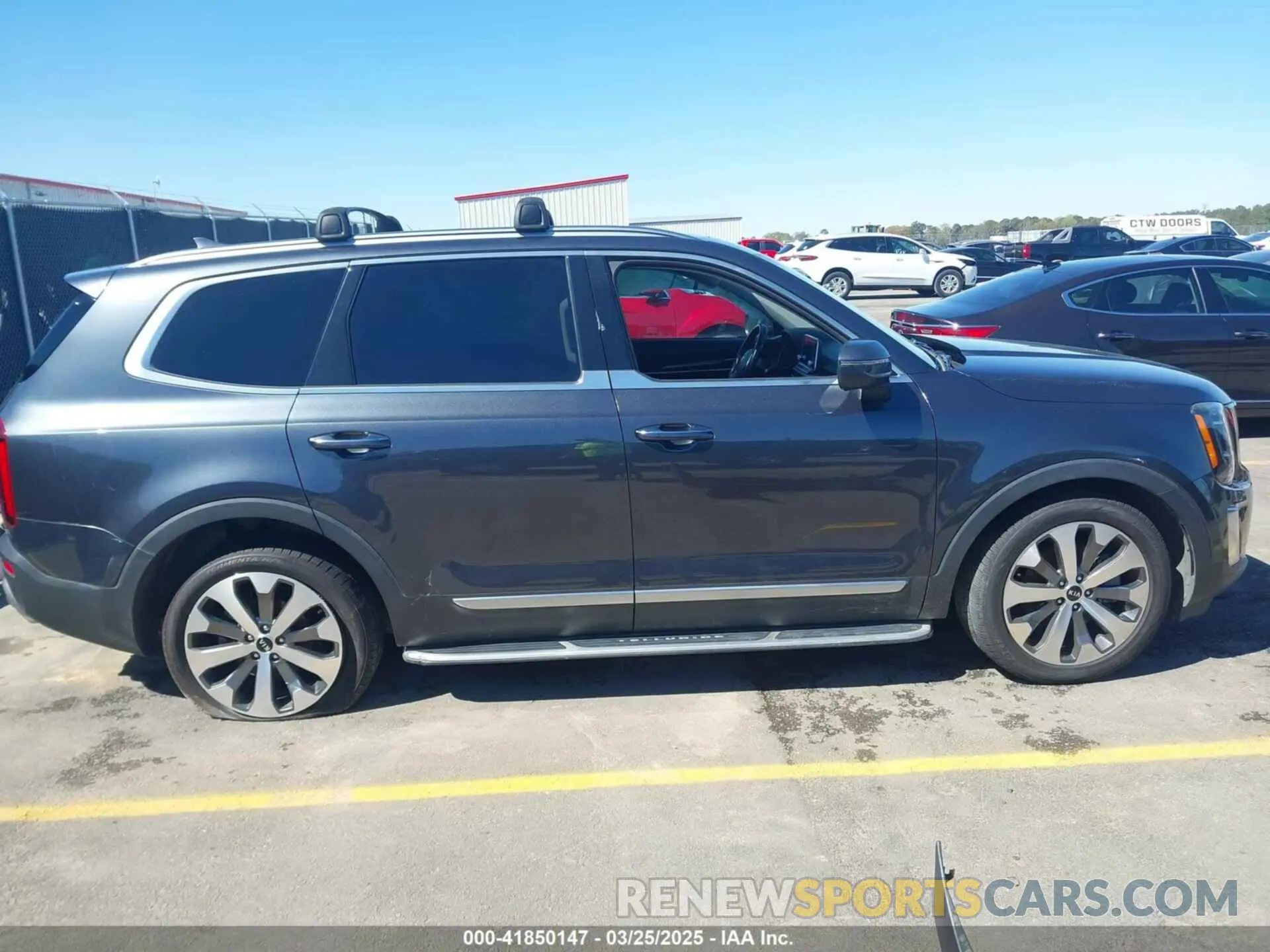 12 Photograph of a damaged car 5XYP64HC3LG093274 KIA TELLURIDE 2020