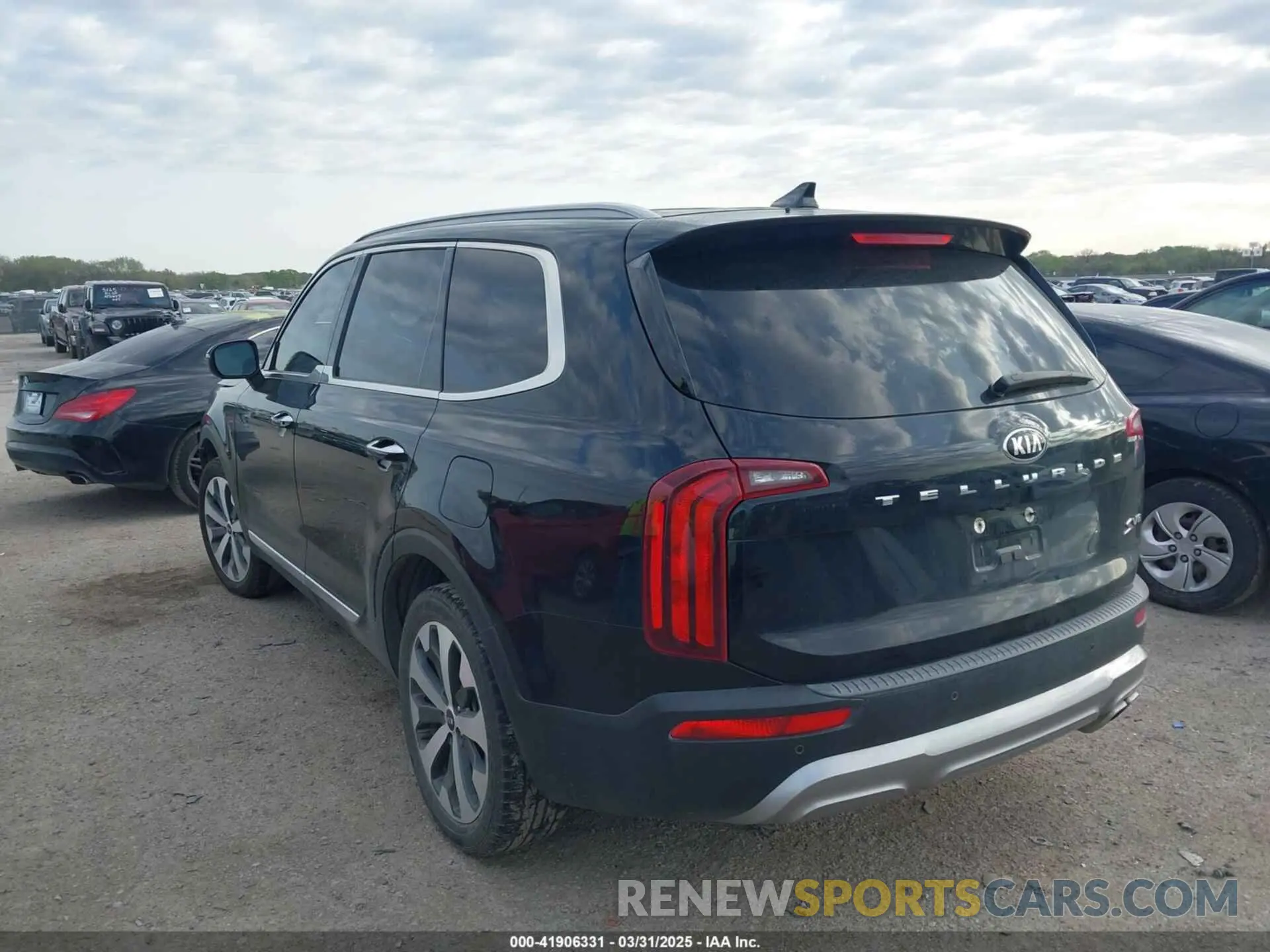 3 Photograph of a damaged car 5XYP64HC5LG020312 KIA TELLURIDE 2020