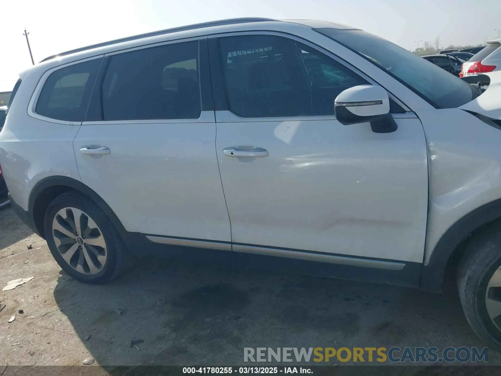 13 Photograph of a damaged car 5XYP64HC5LG021962 KIA TELLURIDE 2020