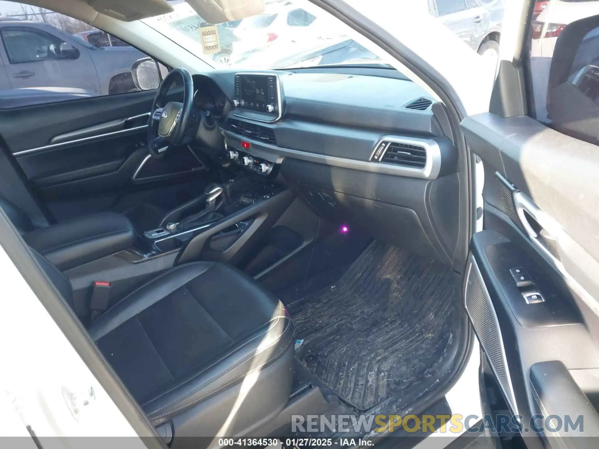 5 Photograph of a damaged car 5XYP64HC6LG093799 KIA TELLURIDE 2020